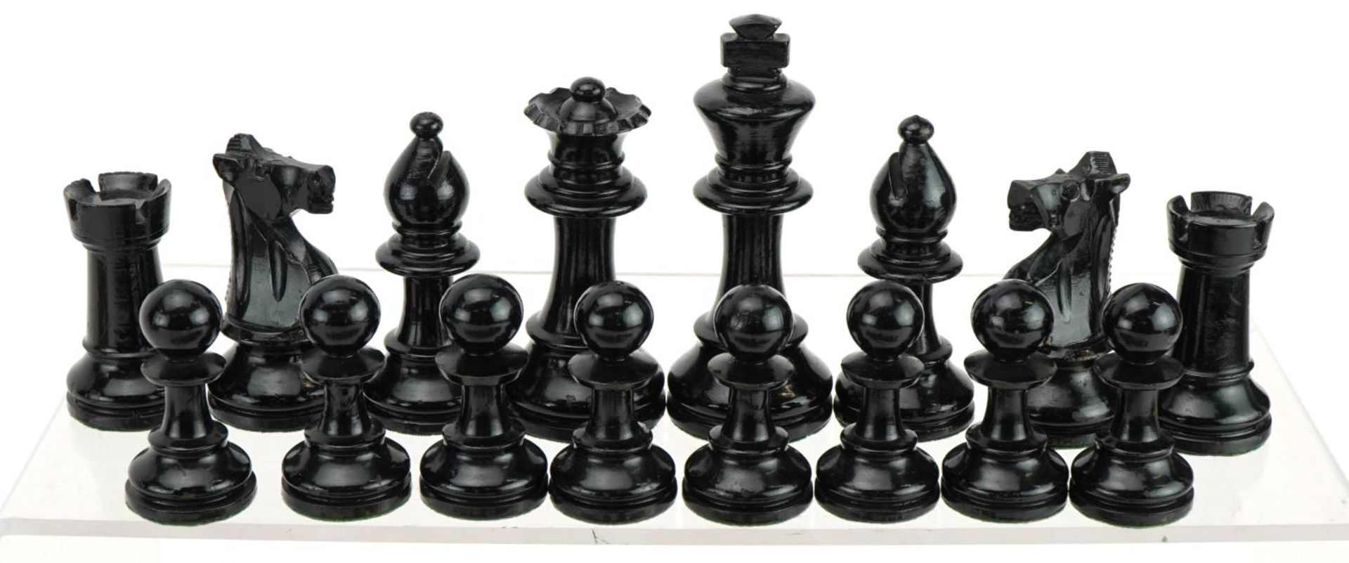 Manner of Jaques, boxwood and ebonised Staunton pattern chess set with velvet lined box, the largest - Image 3 of 7