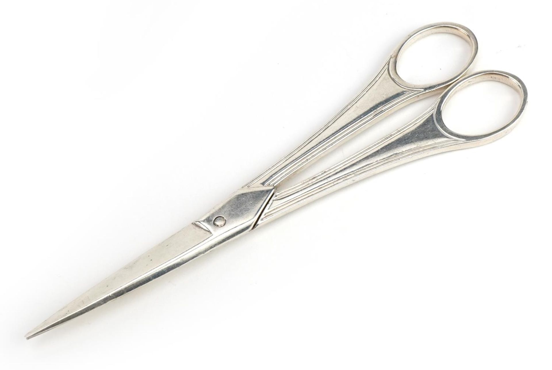 Thomas Phipps & Edward Robinson, pair of George III silver scissors, 1810, 17.5cm in length, 85.3g