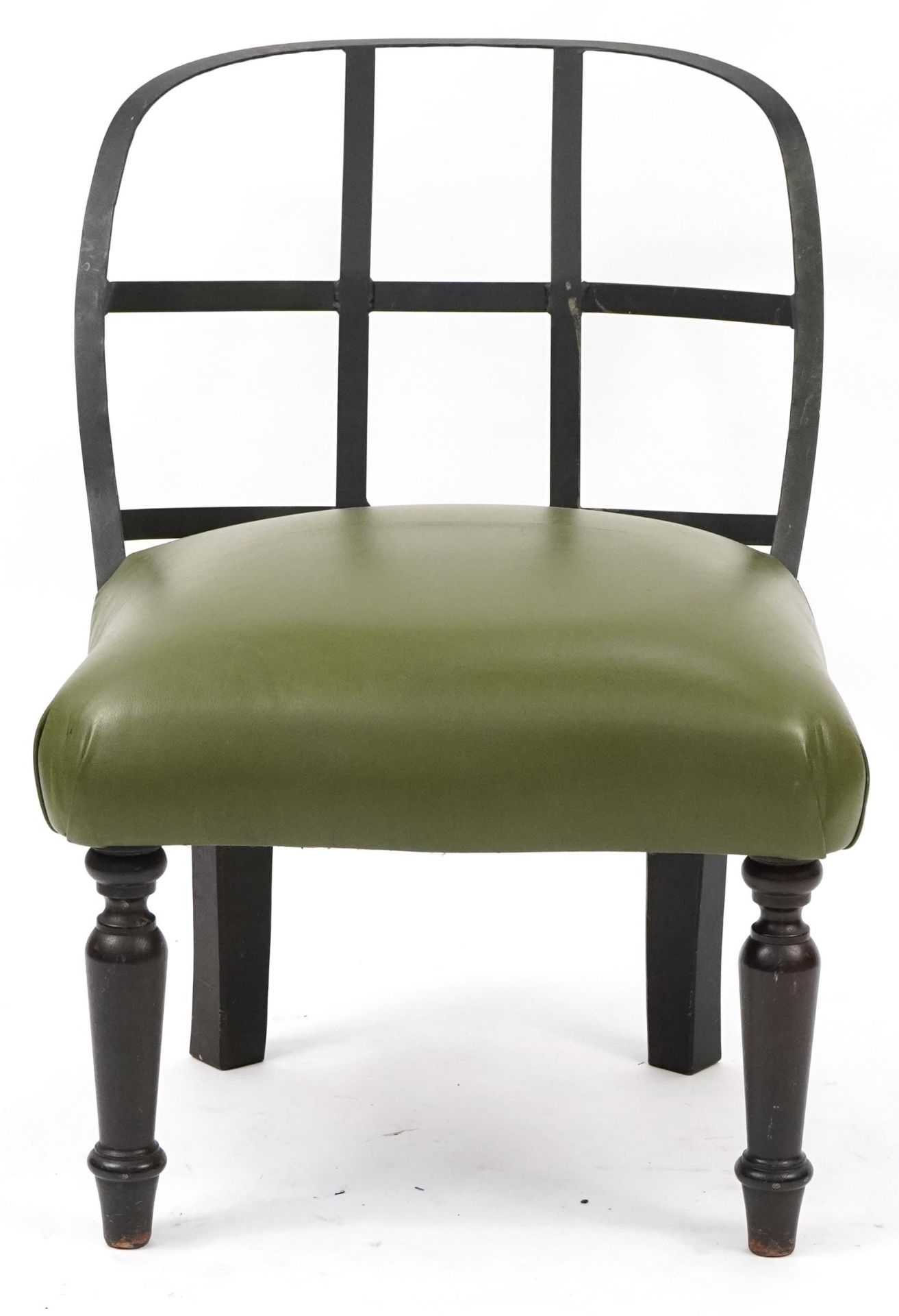 Industrial style wrought iron chair with green leather upholstered seat on turned mahogany legs, - Bild 2 aus 3