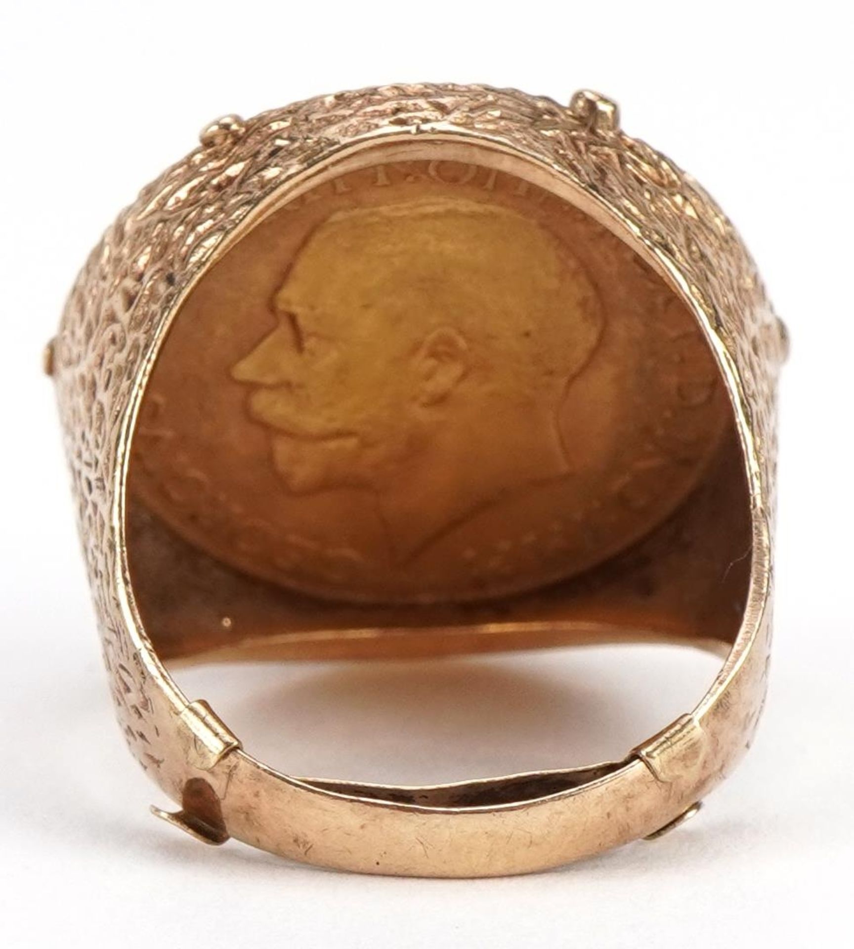 George V 1911 gold sovereign in 9ct gold ring mount, size R/S, 13.9g - Image 2 of 4