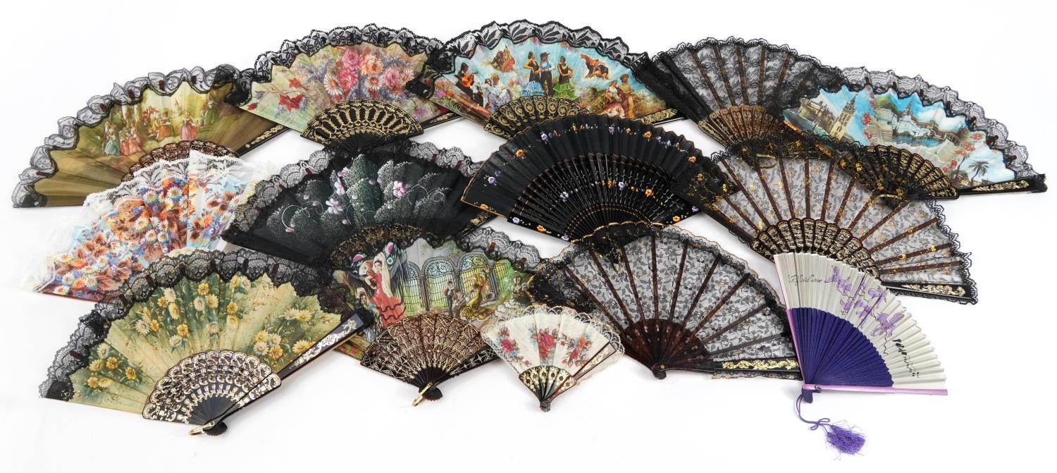 Fourteen vintage and later fans including some lace, the largest 26cm in length