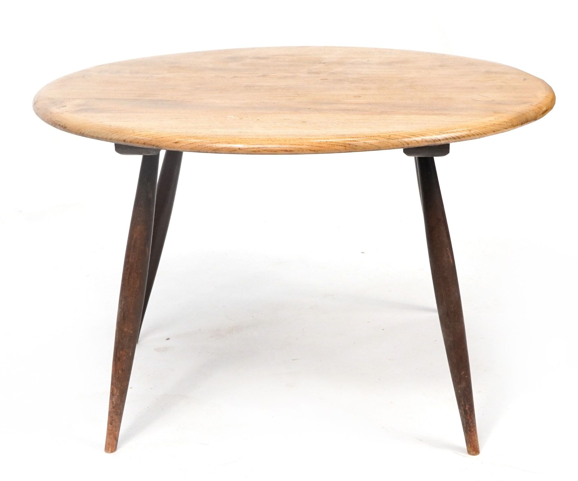 Ercol elm circular occasional table, 44cm high x 74cm in diameter - Bild 3 aus 4