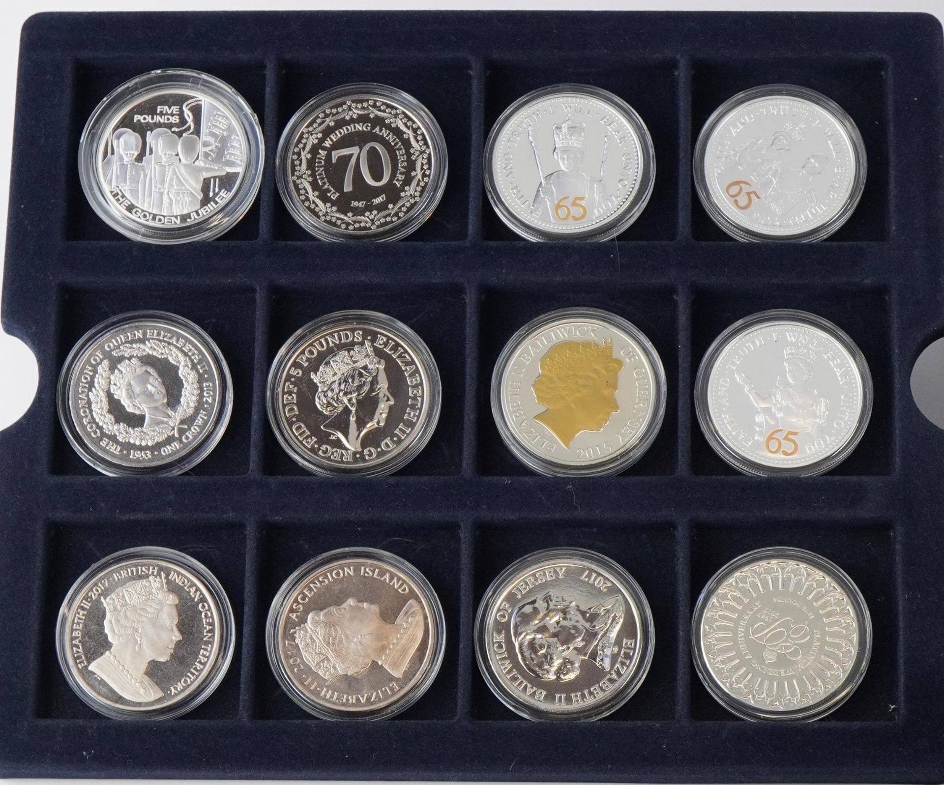 Collection of commemorative proof and other coinage, some probably silver including Elizabeth II - Bild 2 aus 4