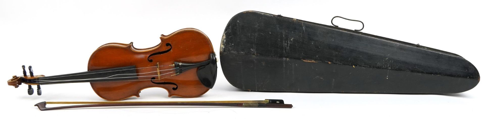 Old wooden violin and bow with case, the violin bearing an Antonius Stradivarius paper label, the - Bild 2 aus 6