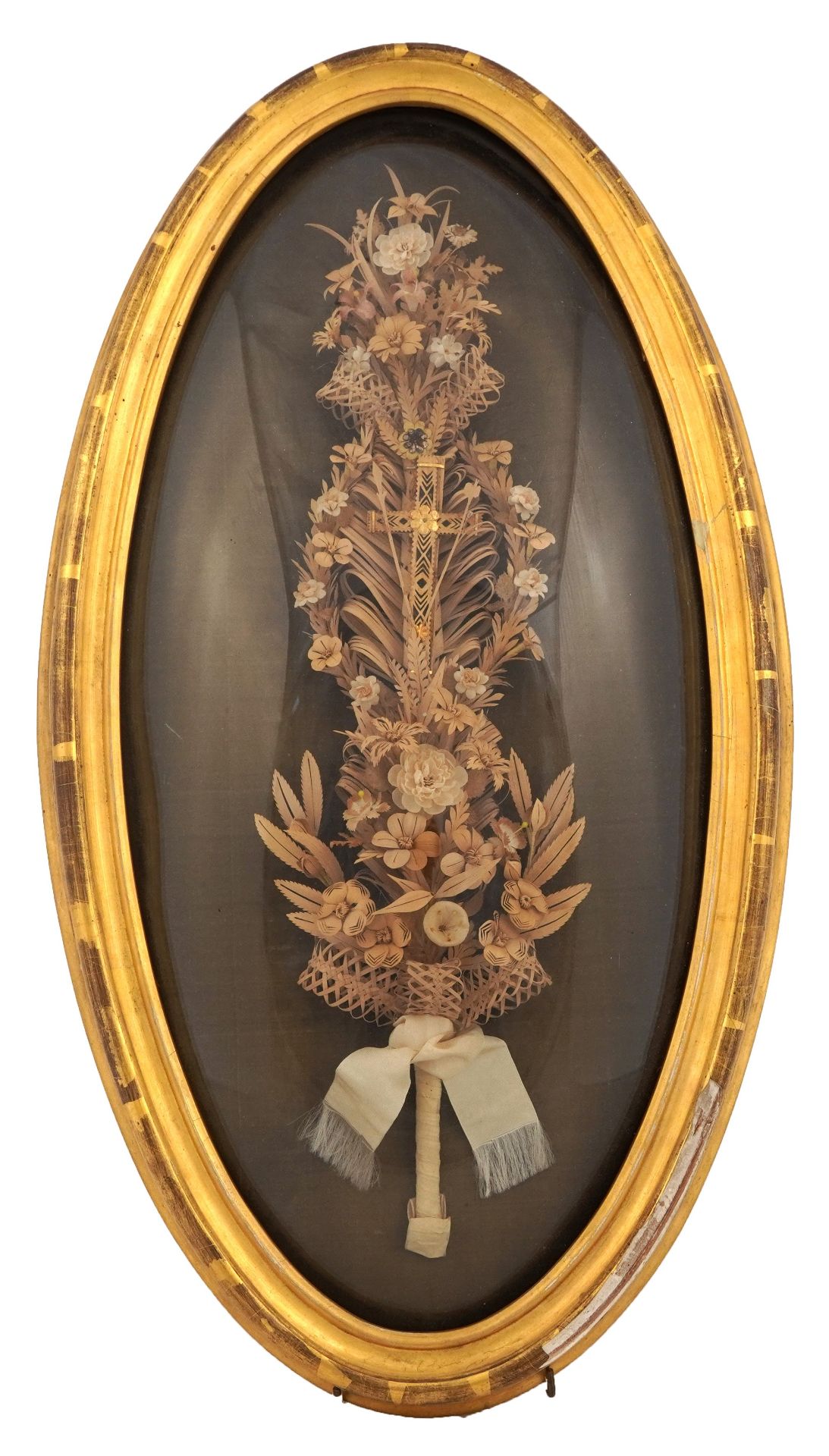 Welsh memorial bamboo and silk floral diorama housed in a convex glass case with gilt frame, - Bild 2 aus 4