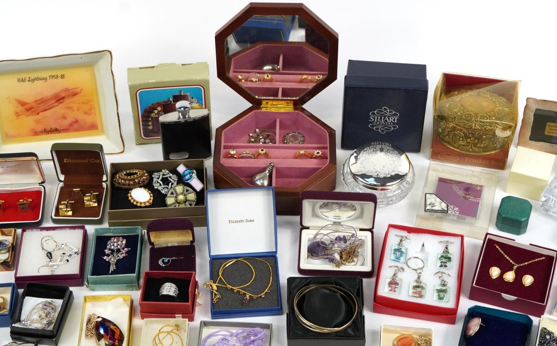 Large collection of vintage and later costume jewellery and wristwatches including brooches, - Image 3 of 7