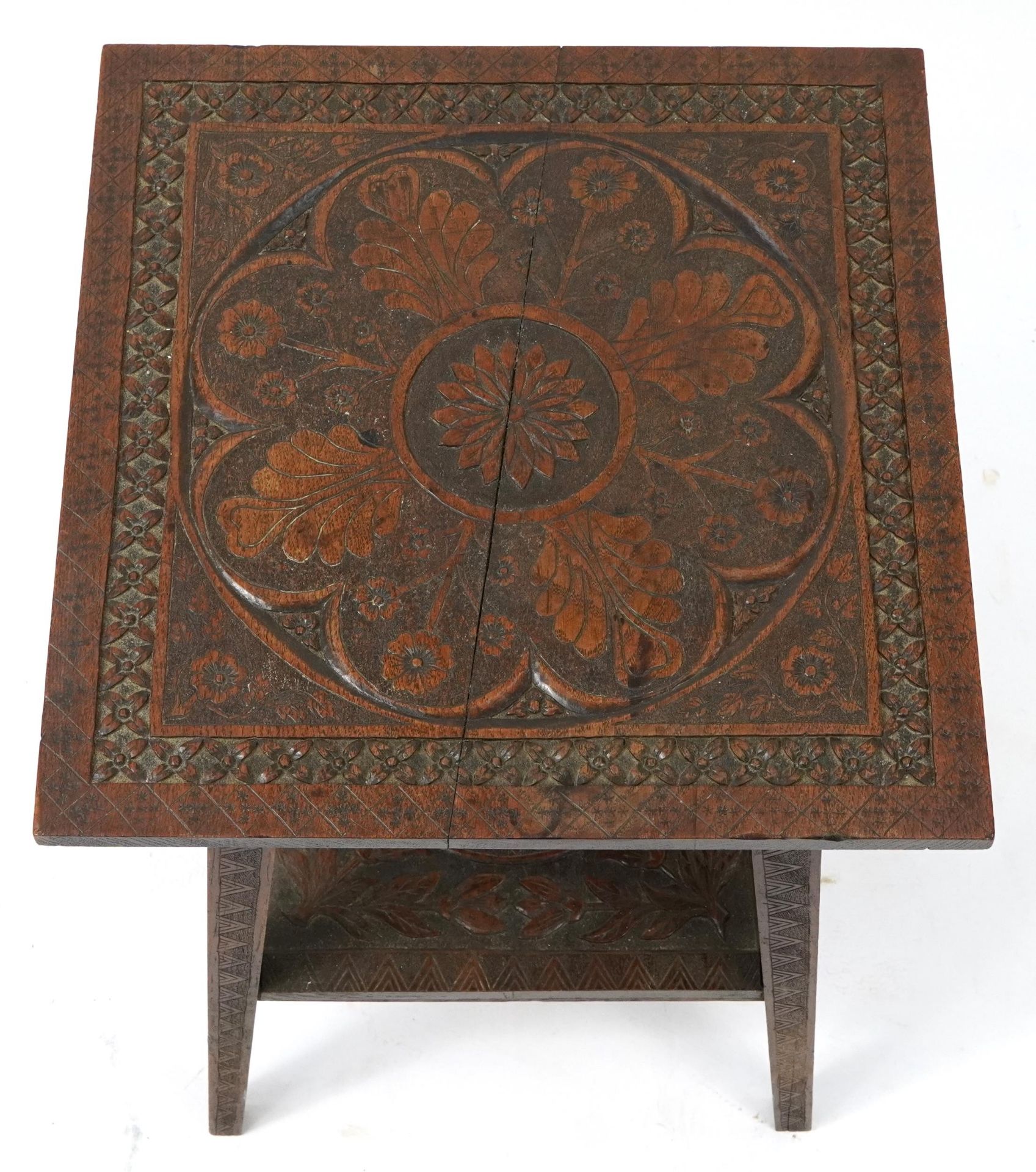 Oak occasional table with under tier profusely carved with flowers, foliage and geometric - Bild 3 aus 4