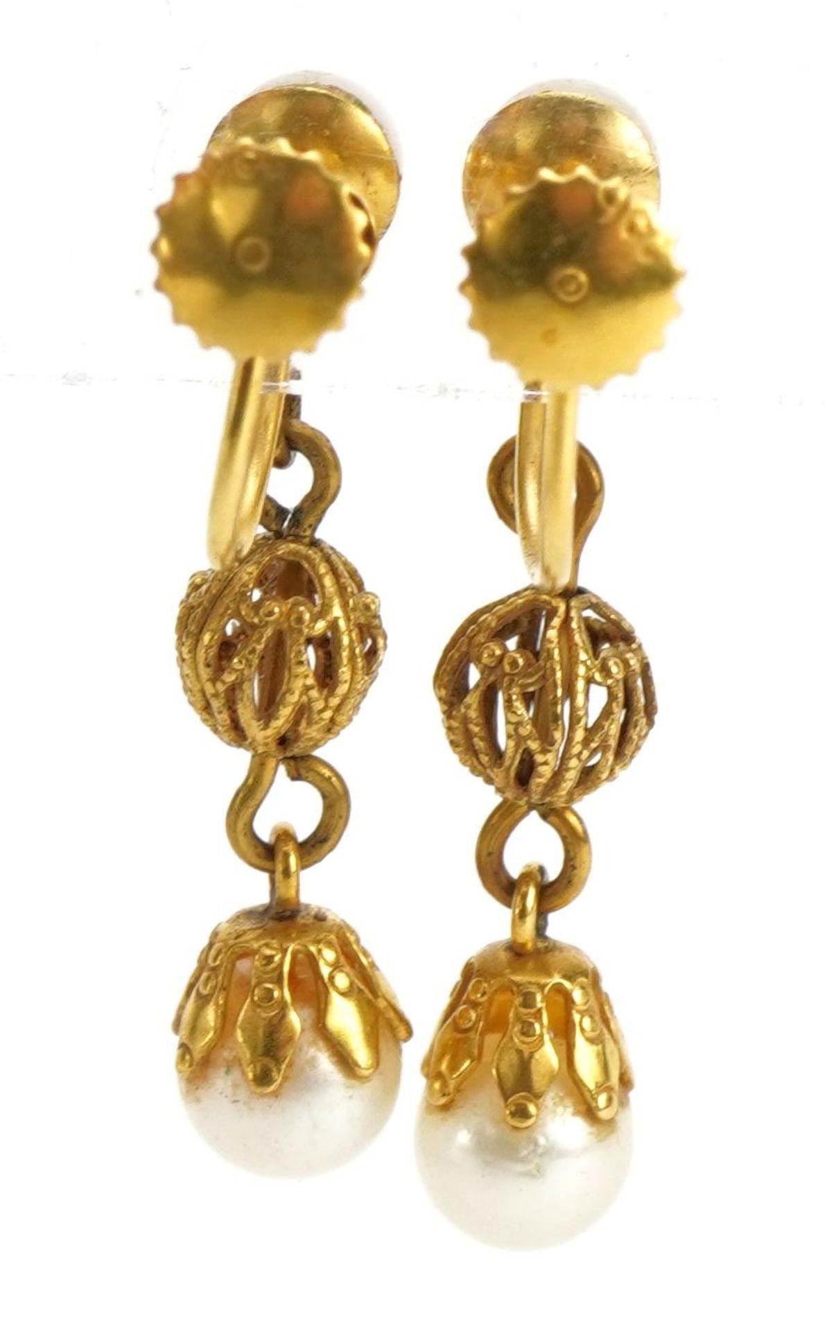 Pair of 9ct gold pearl drop earrings with screw backs, 3.1cm high, 2.5g - Bild 2 aus 3