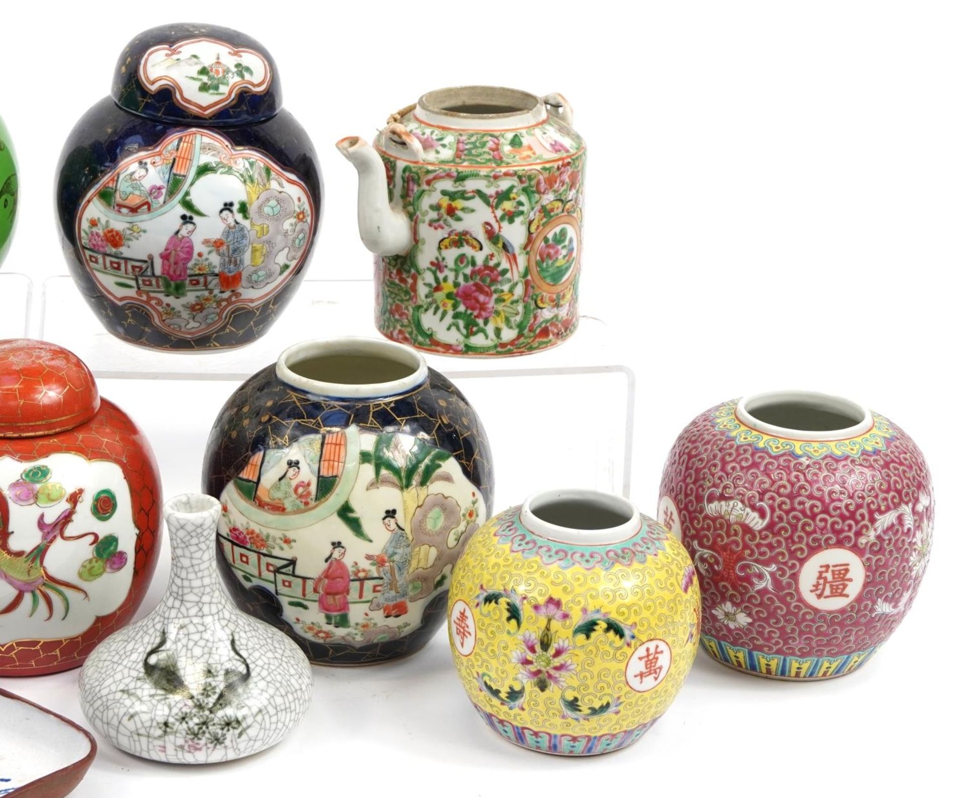 Chinese porcelain including ginger jars and a Canton famille rose teapot - Bild 4 aus 4