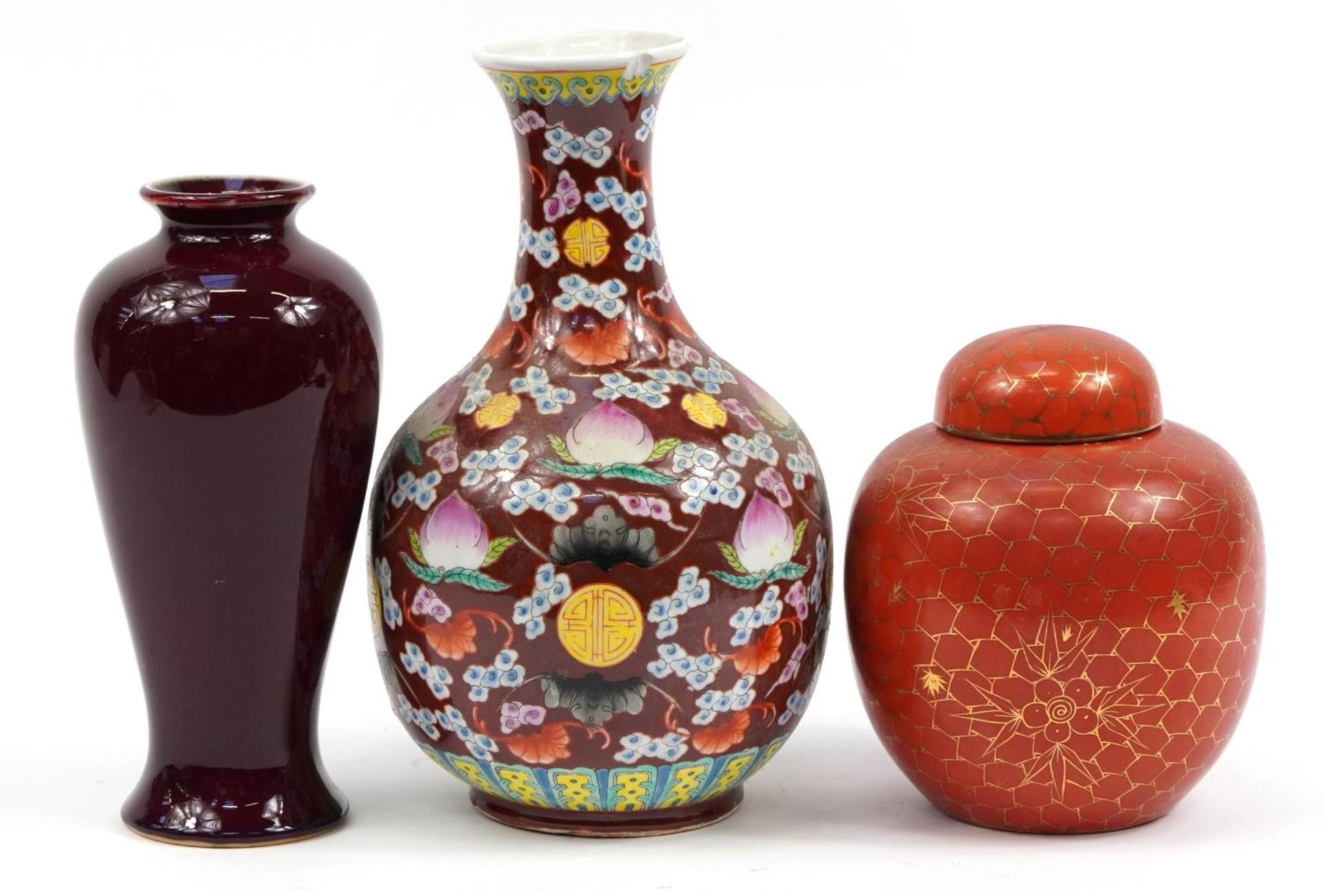 Chinese porcelain ginger jar and two vases including one with sang de boeuf glaze, the largest - Bild 2 aus 3