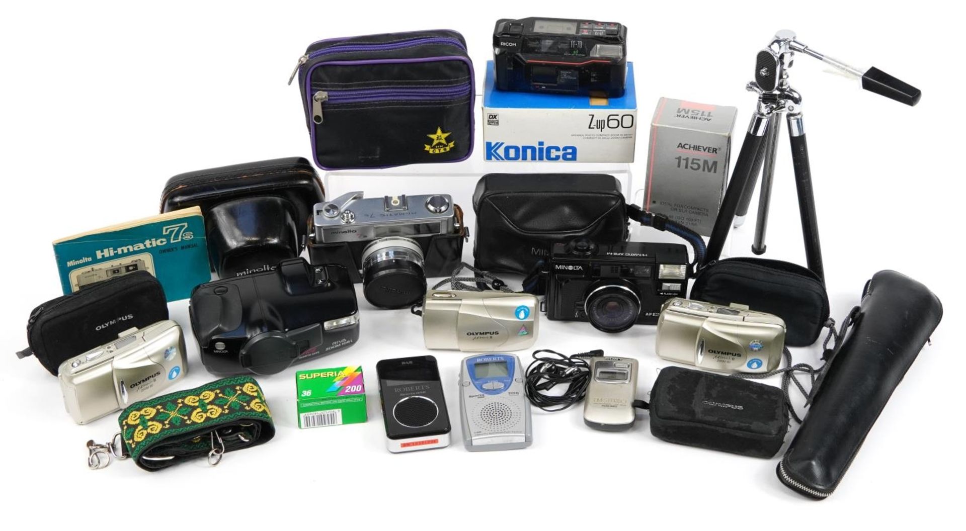 Vintage and later cameras, accessories and radios including Minolta and Roberts