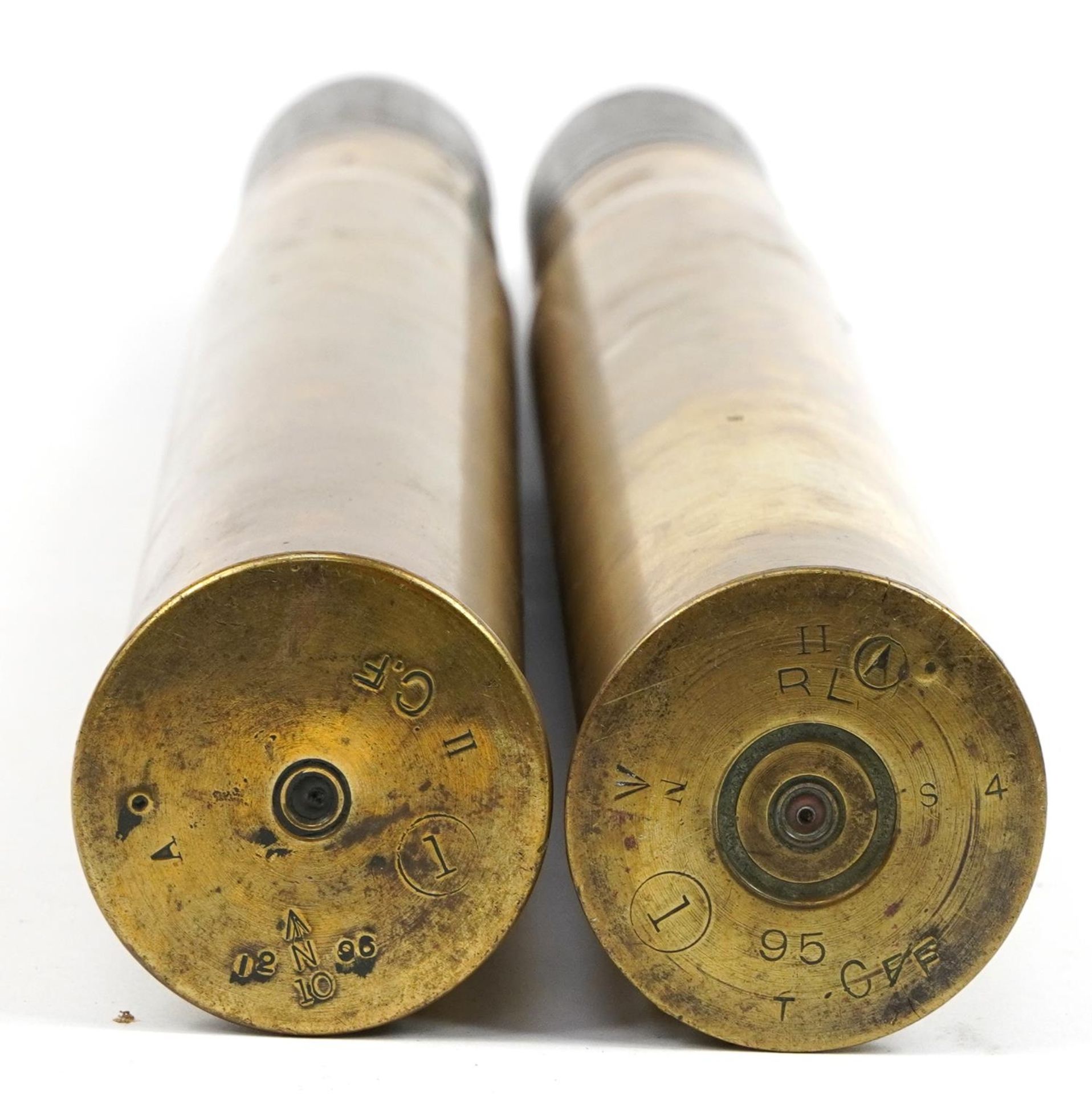 Pair of British military interest ammunition shells with heads, each with impressed marks, 51.5cm - Bild 4 aus 4