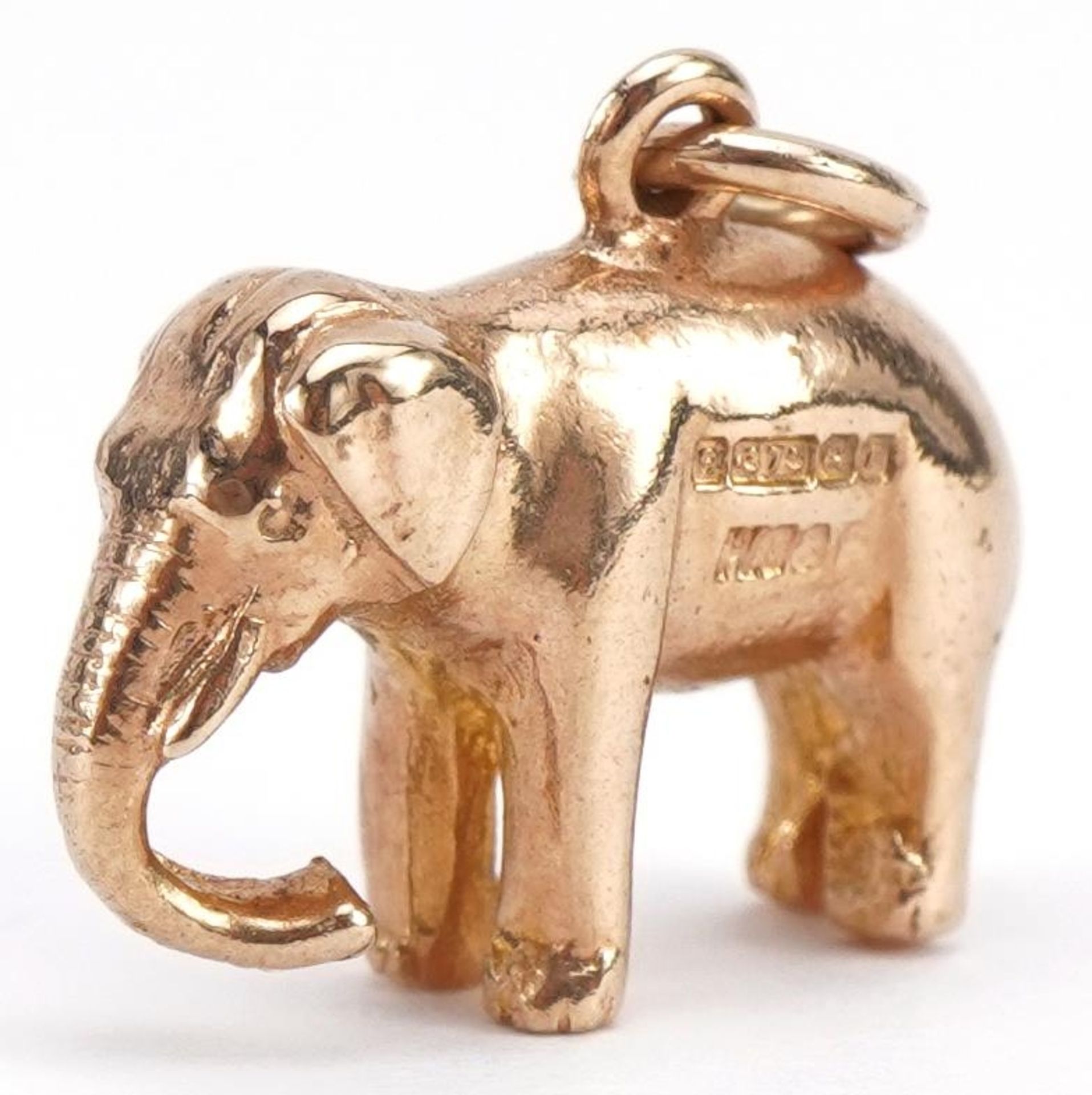 9ct gold elephant charm, 1.5cm wide, 4.2g