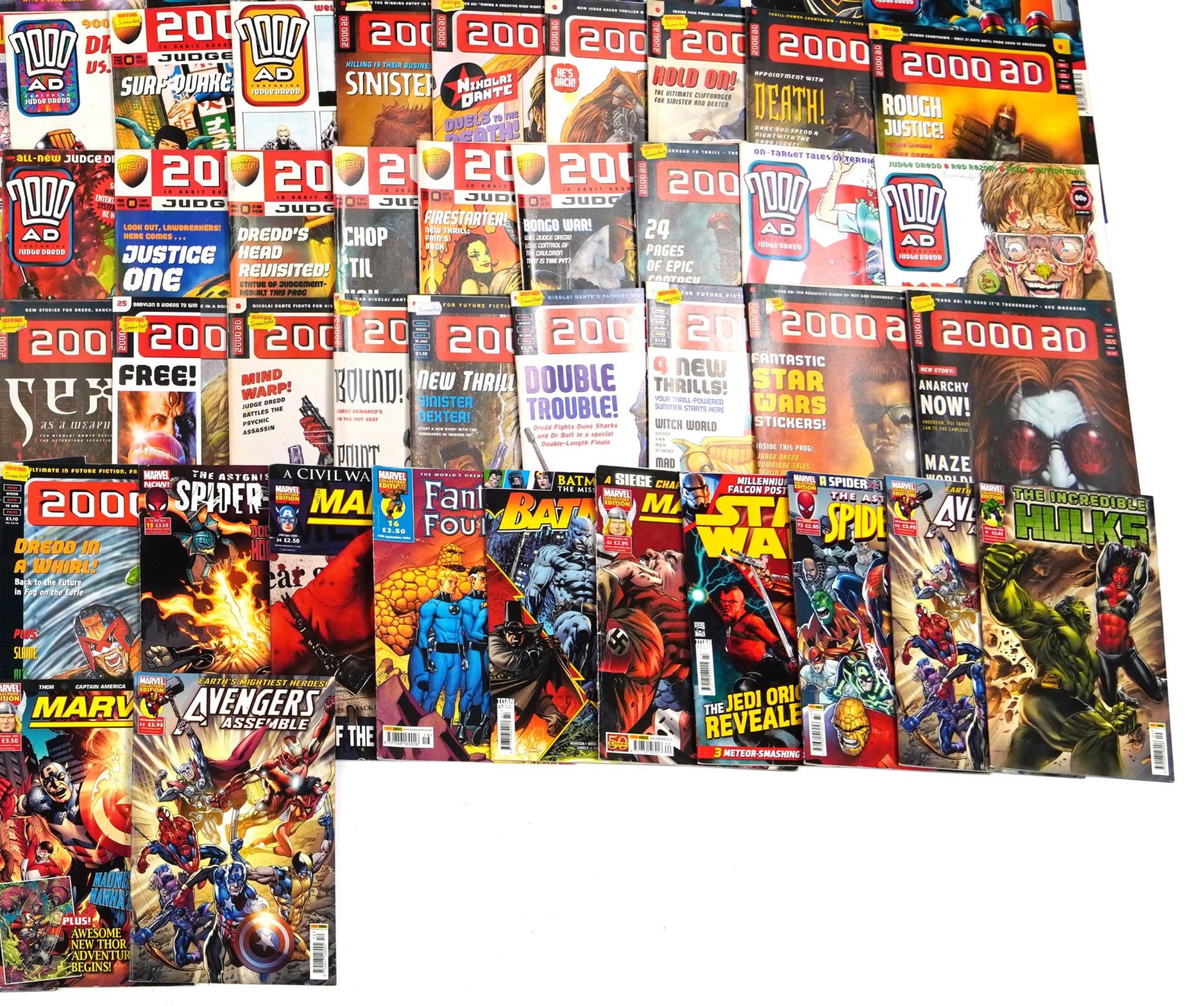 Collection of vintage and later comics including 2000 AD and Marvel Legends - Bild 5 aus 5