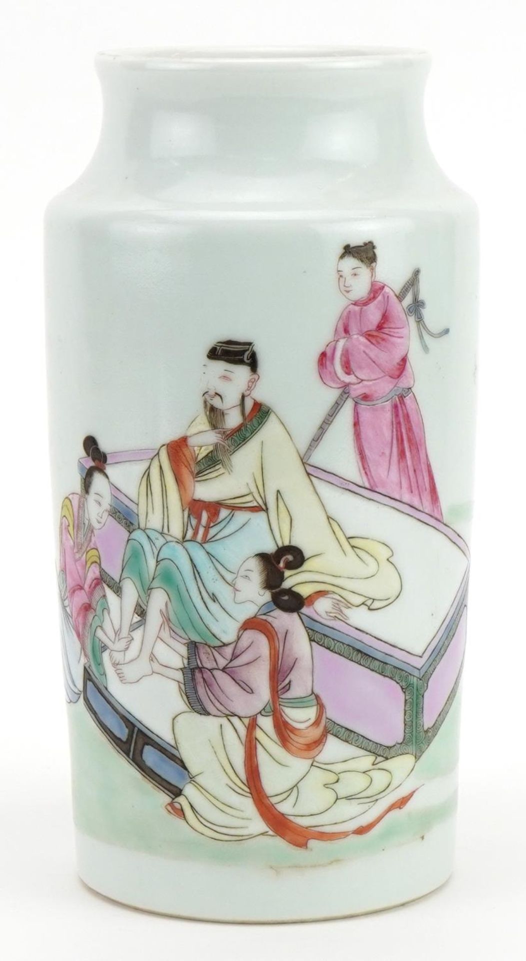 Chinese porcelain vase hand painted in the famille rose palette with an Emperor and attendants, 18cm