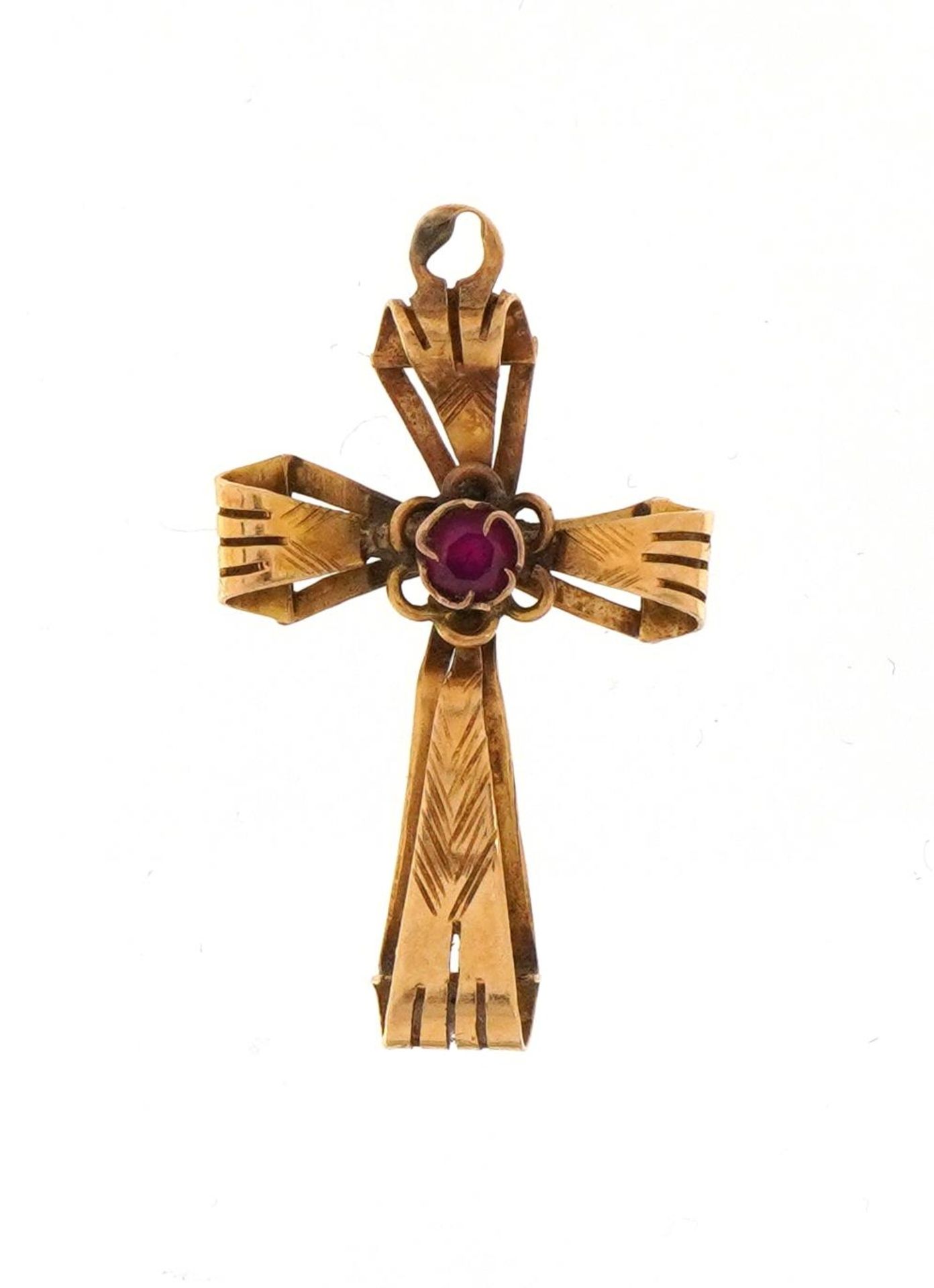 Antique 18ct gold cross pendant with engraved decoration set with a ruby, 2.6cm high, 1.1g