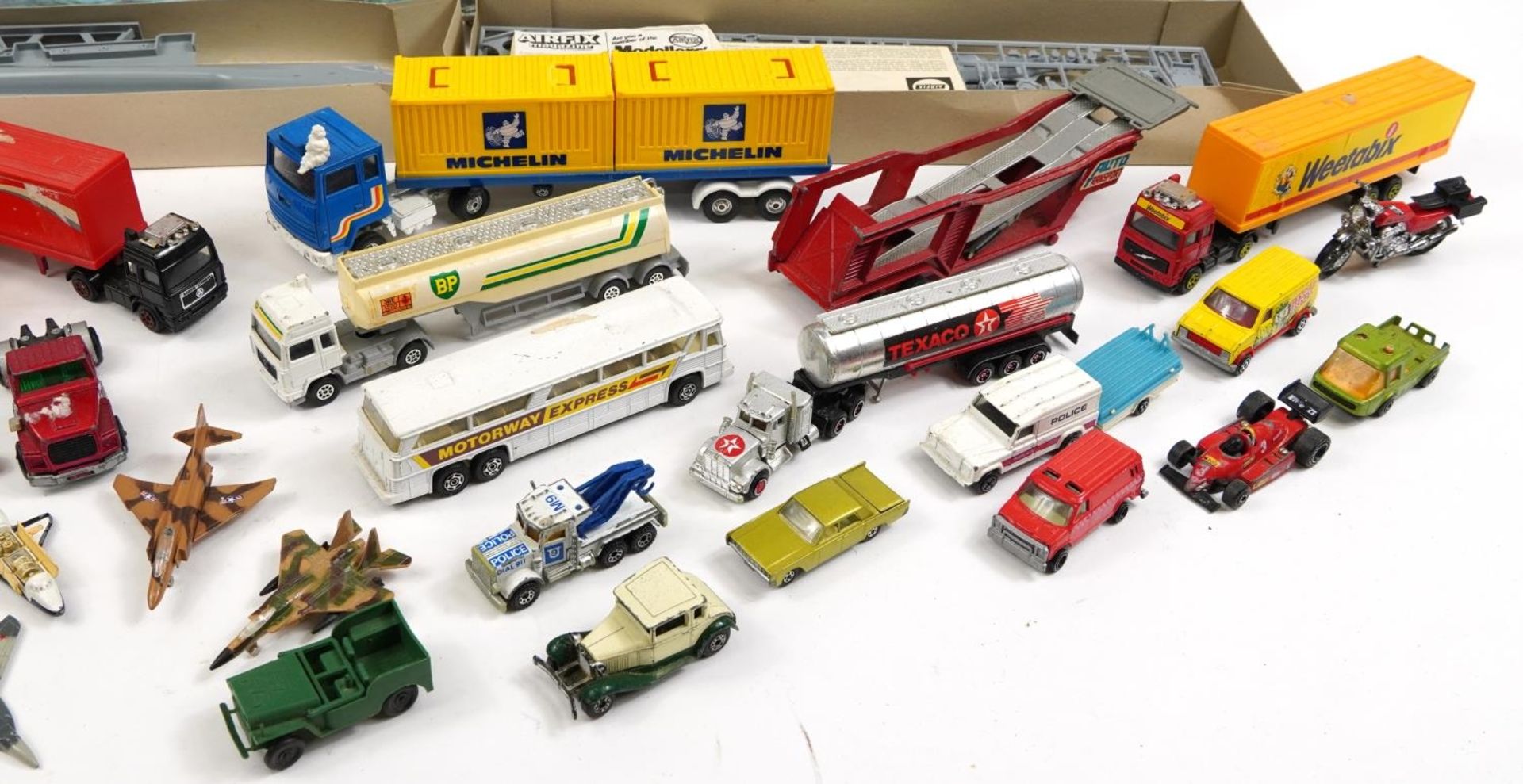 Vintage and later diecast vehicles including Corgi advertising container lorries, Matchbox, Airfix - Image 8 of 8