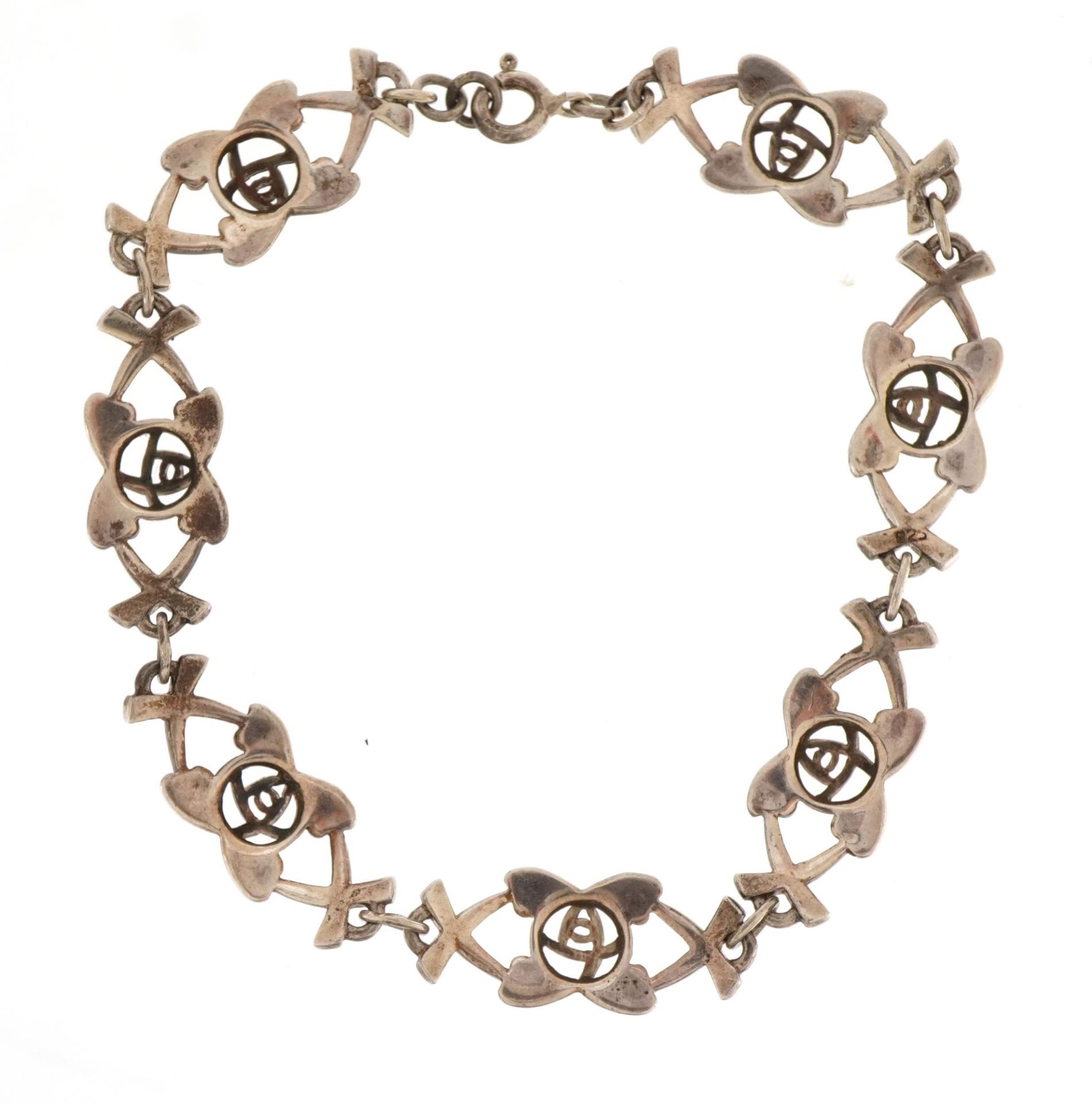 Stylish silver rose design bracelet stamped 925, 18cm in length, 12g - Image 3 of 3