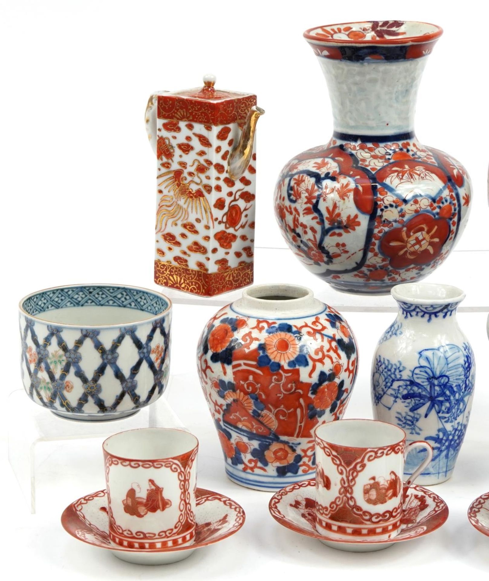 Japanese porcelain including Kutani coffee cans and Imari vases, the largest 22cm in diameter - Image 2 of 3