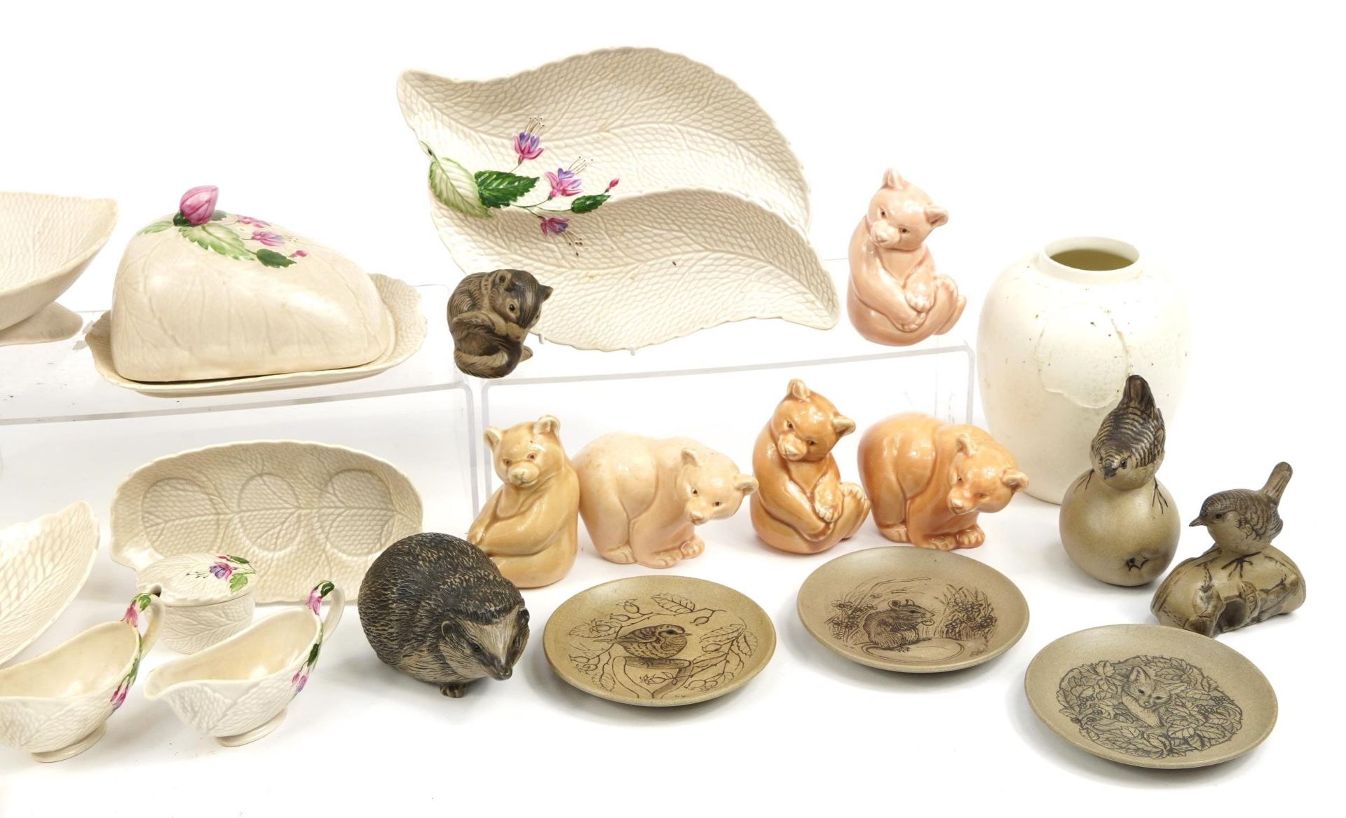 Collectable china including Crown Devon leaf design teaware and Poole Pottery animals, the largest - Image 3 of 6