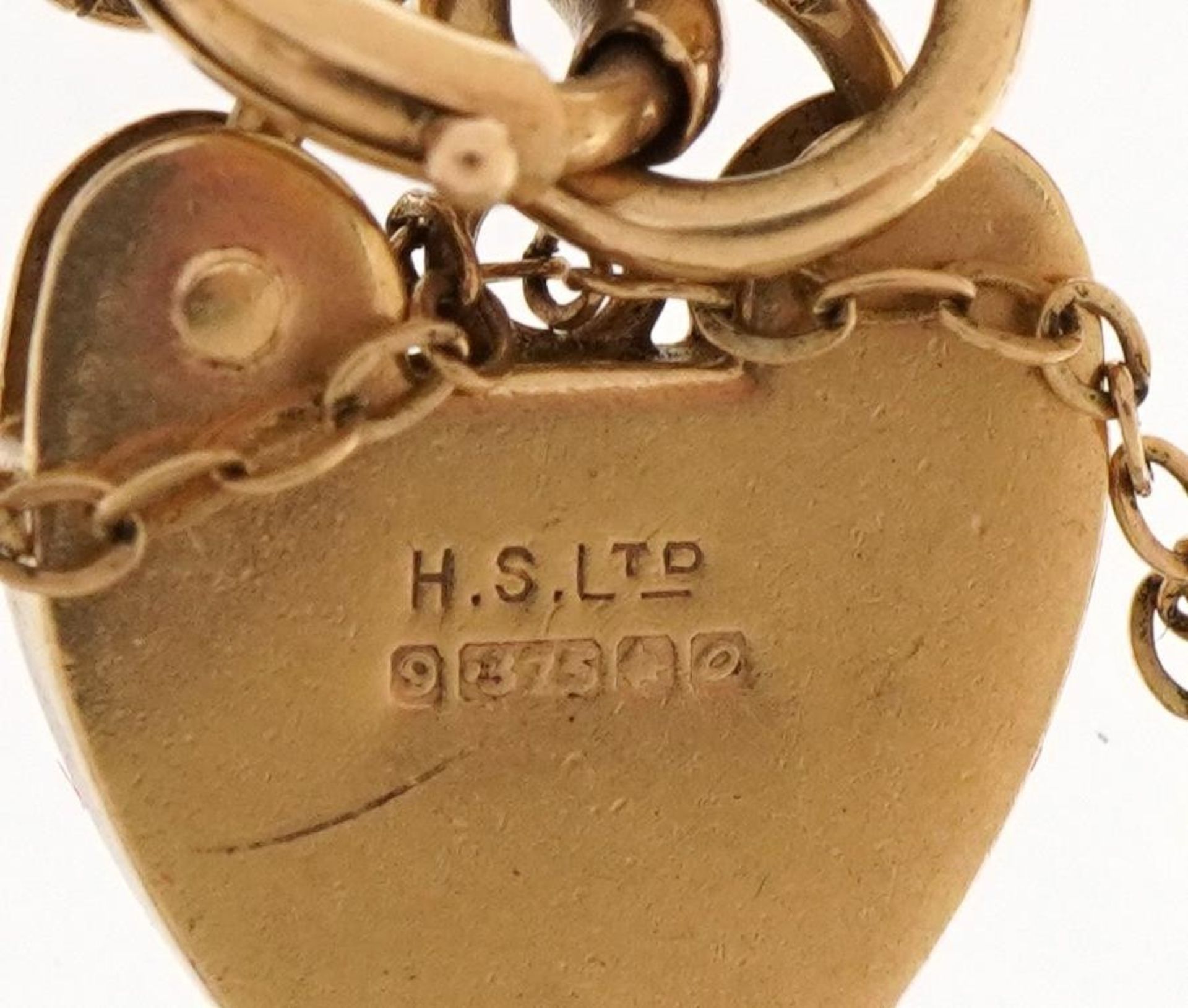 9ct gold bracelet with love heart padlock 15.8g - Image 3 of 3