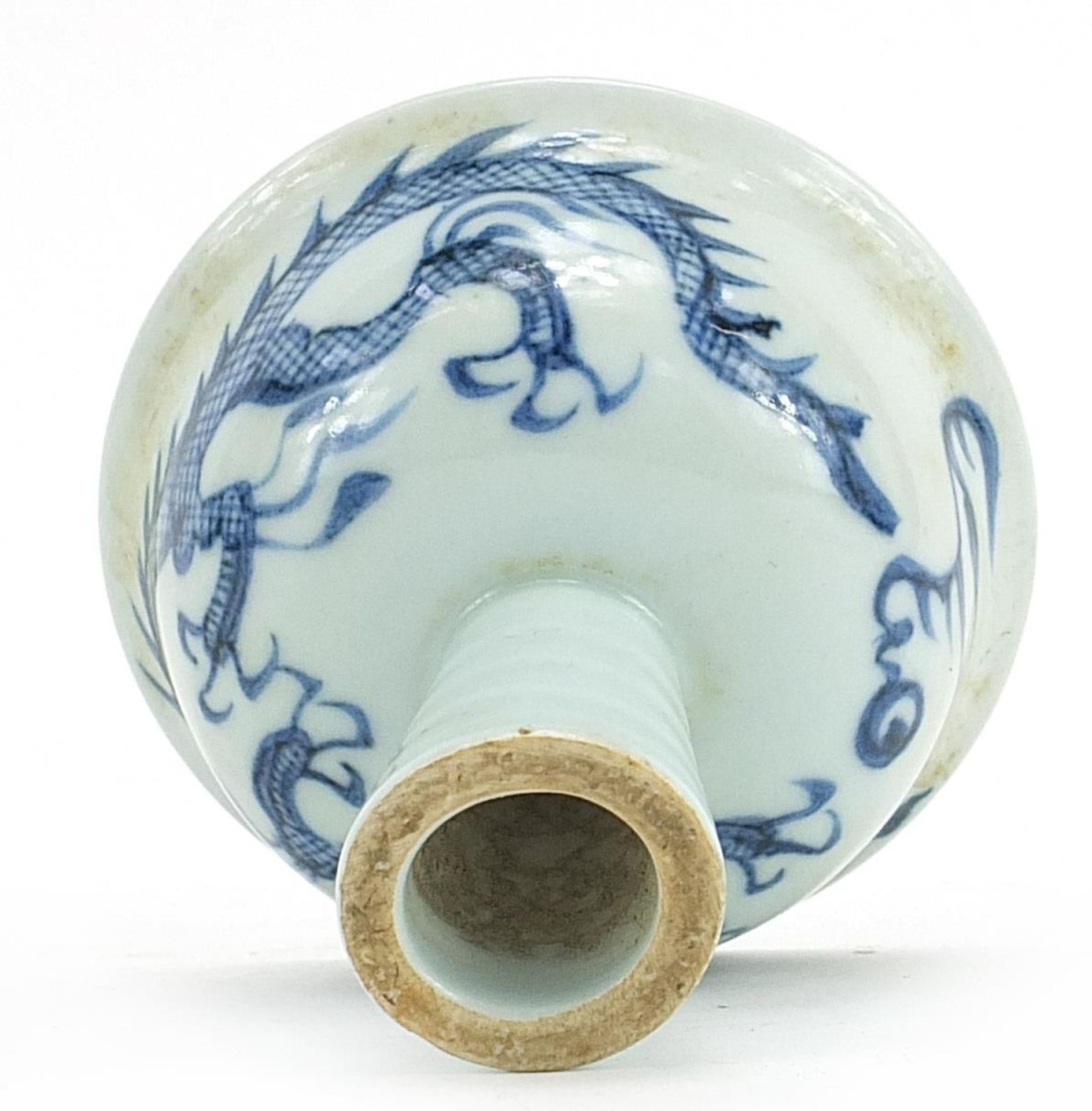 Chinese blue and white porcelain stem bowl hand painted with a dragon chasing a flaming pearl, 9cm - Bild 3 aus 3