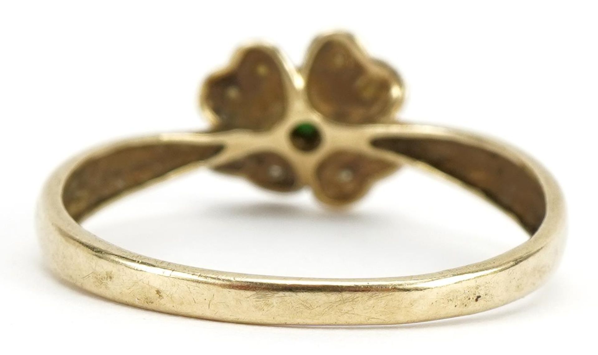 9ct gold emerald and diamond flower head ring, size S, 1.5g - Bild 2 aus 3