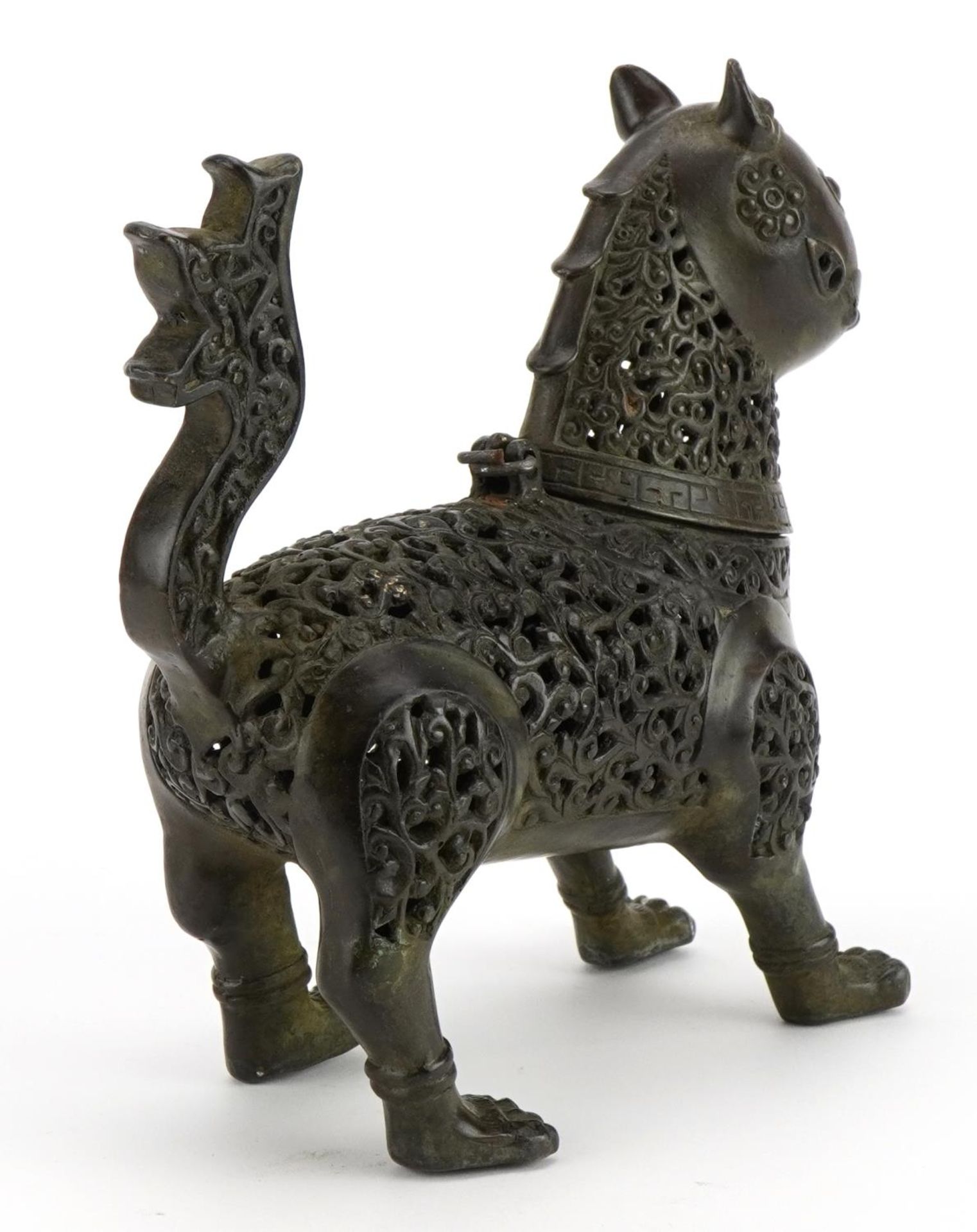 Islamic patinated bronze incense burner with hinged head in the form of a mythical animal, 17.5cm in - Bild 2 aus 3