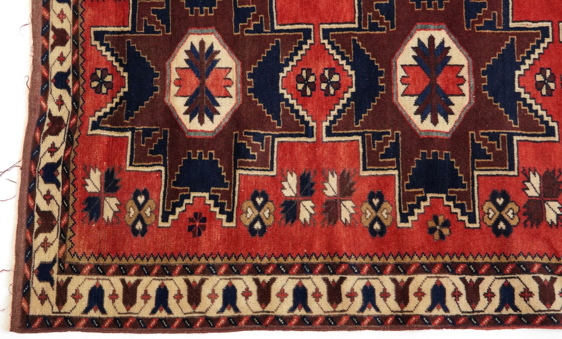Rectangular Turkish red and blue ground rug with all over geometric design, 180cm 116cm - Bild 4 aus 6