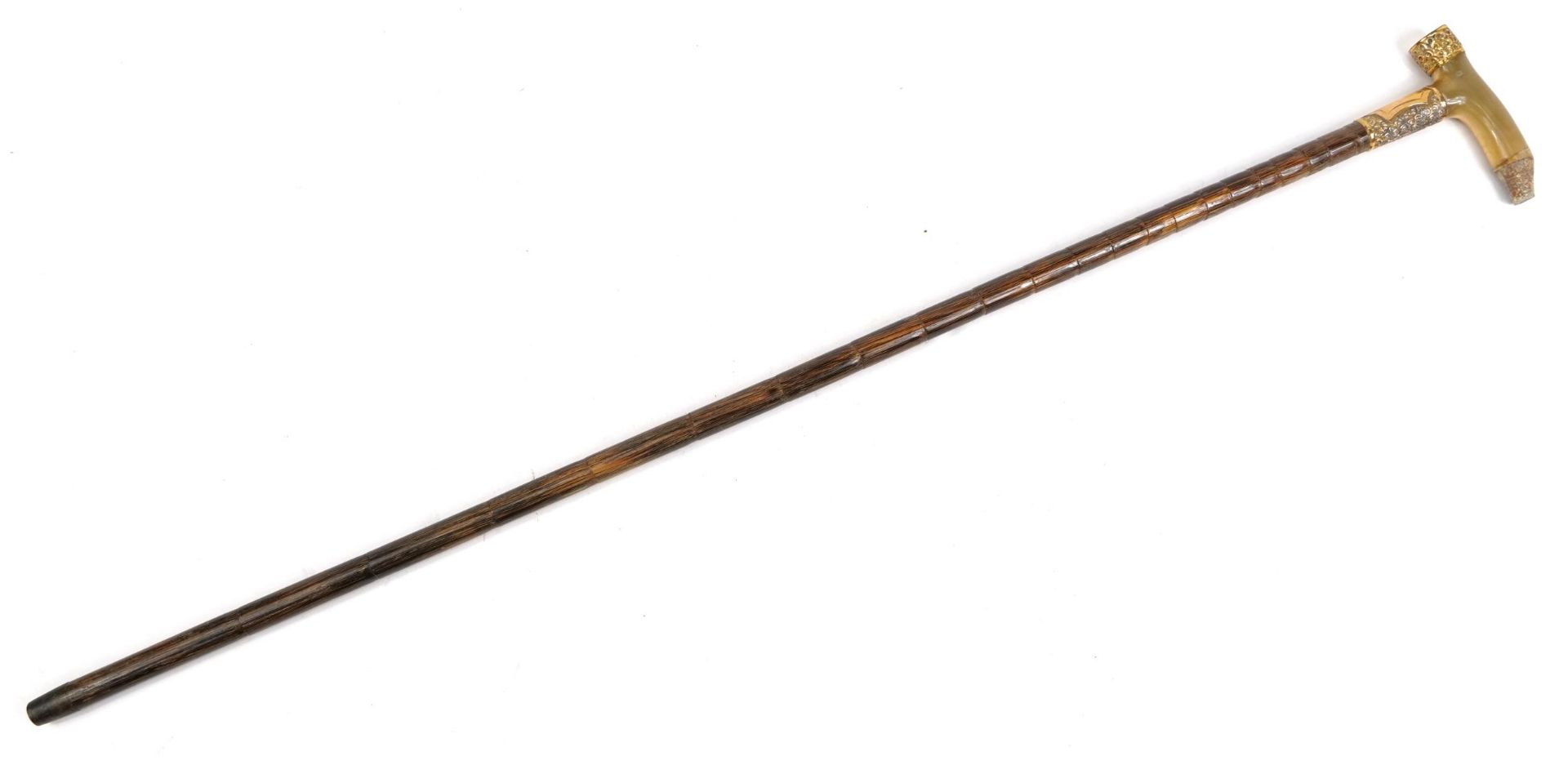 Bamboo walking stick with horn handle and gilt metal mounts, 90cm in length - Image 2 of 4