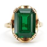 9ct gold green stone ring, the stone approximately 13.7mm x 10.0mm, size N, 5.1g