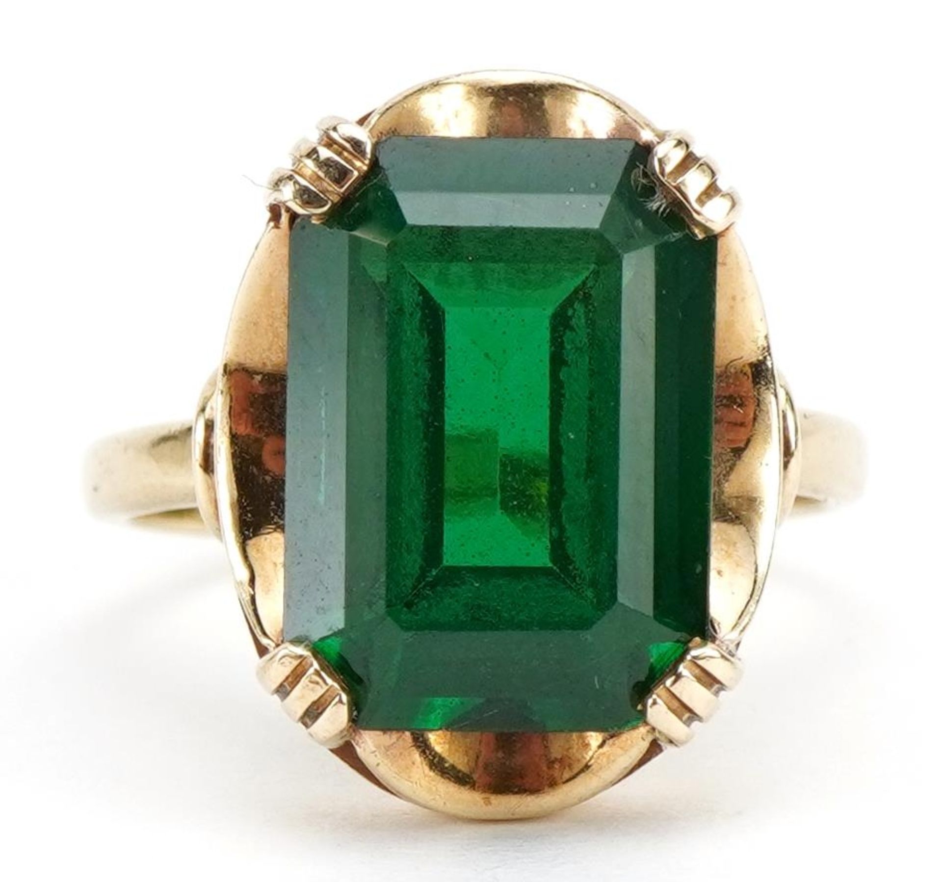 9ct gold green stone ring, the stone approximately 13.7mm x 10.0mm, size N, 5.1g