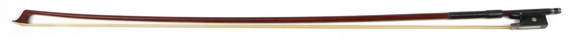 Old wooden violin bow with white metal mounts and mother of pearl frog impressed Walter Zapf, 75cm