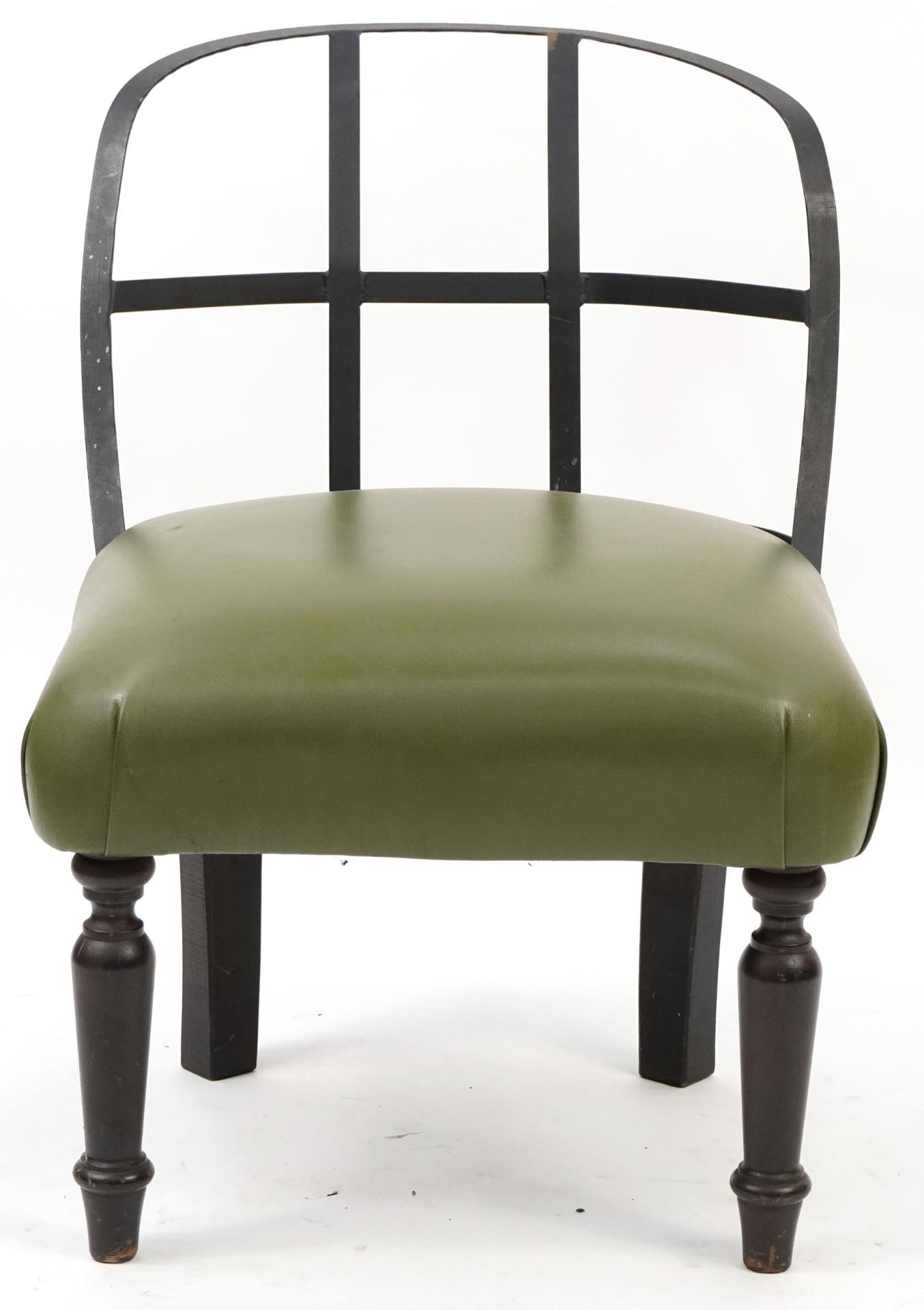 Industrial style wrought iron chair with green leather upholstered seat on turned mahogany legs, - Bild 2 aus 3