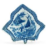 18th century Caughley porcelain leaf dish printed in the Fisherman pattern, 13cm wide