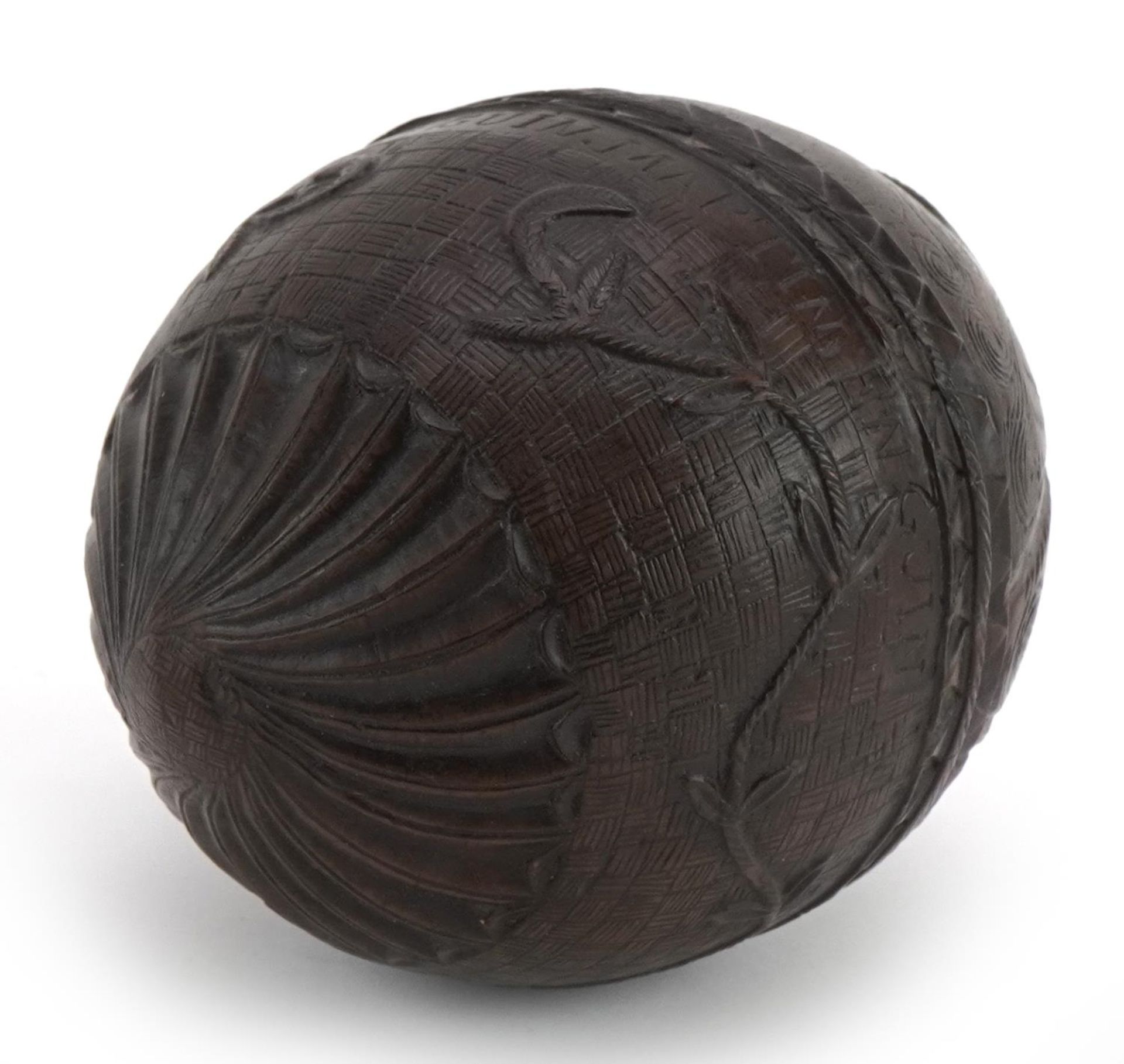 Antique coconut shell carved in the form of a bearded man inscribed Jane En Guin Martin EnGuin, 12. - Bild 2 aus 3