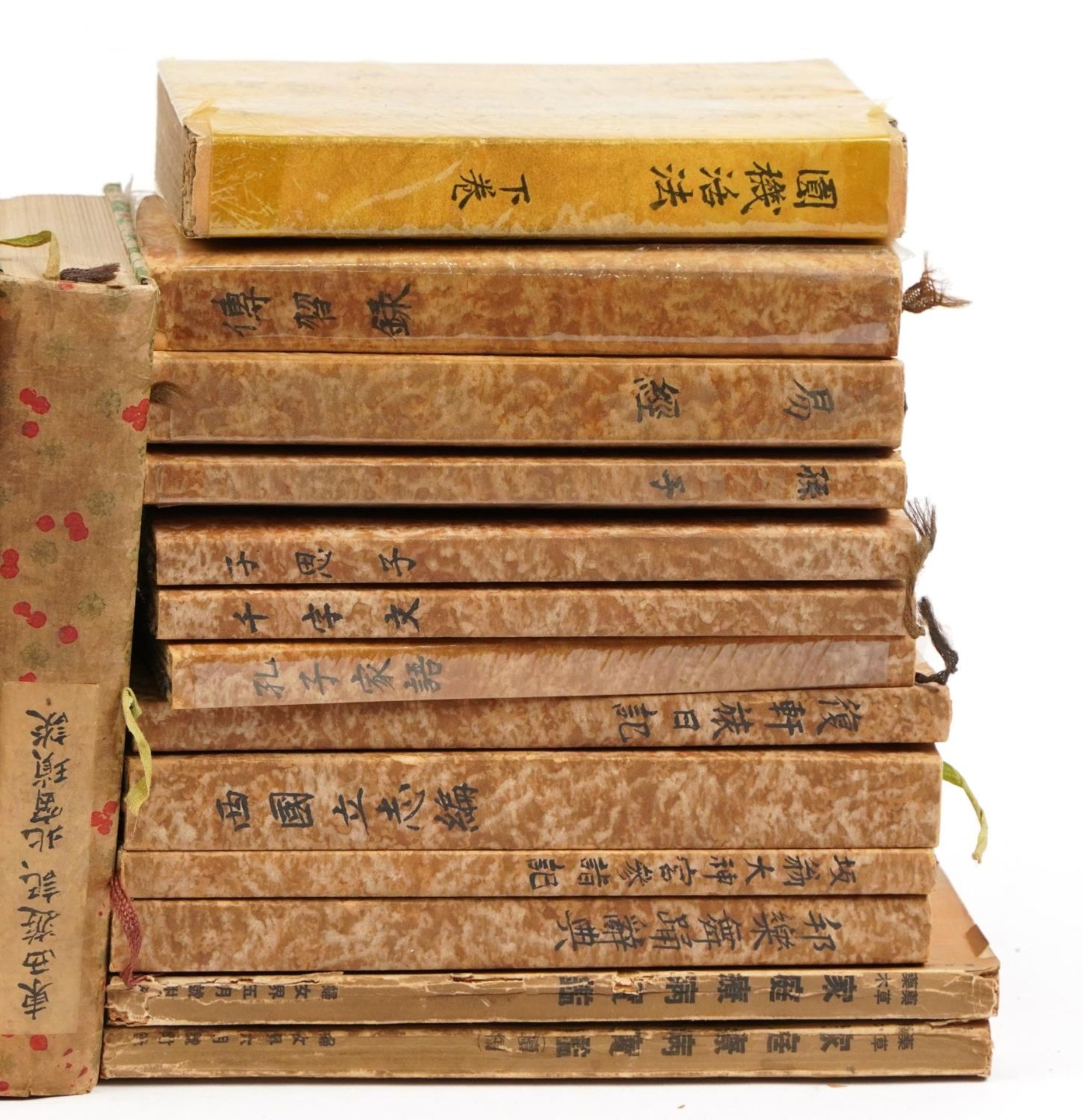 Collection of antique and later Japanese books - Image 4 of 4