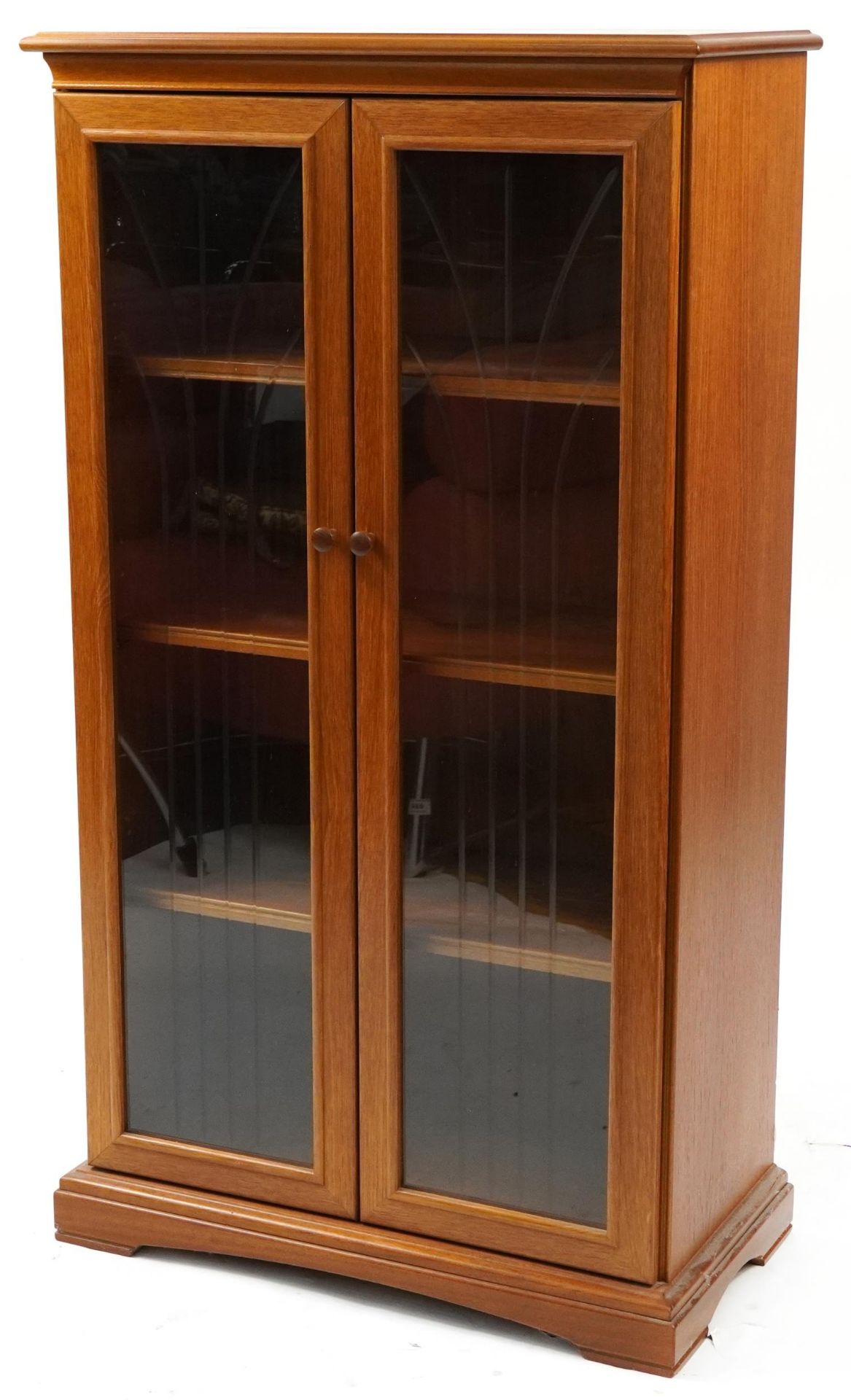 Lightwood bookcase with etched glass doors, 120cm H x 64cm W x 32cm D