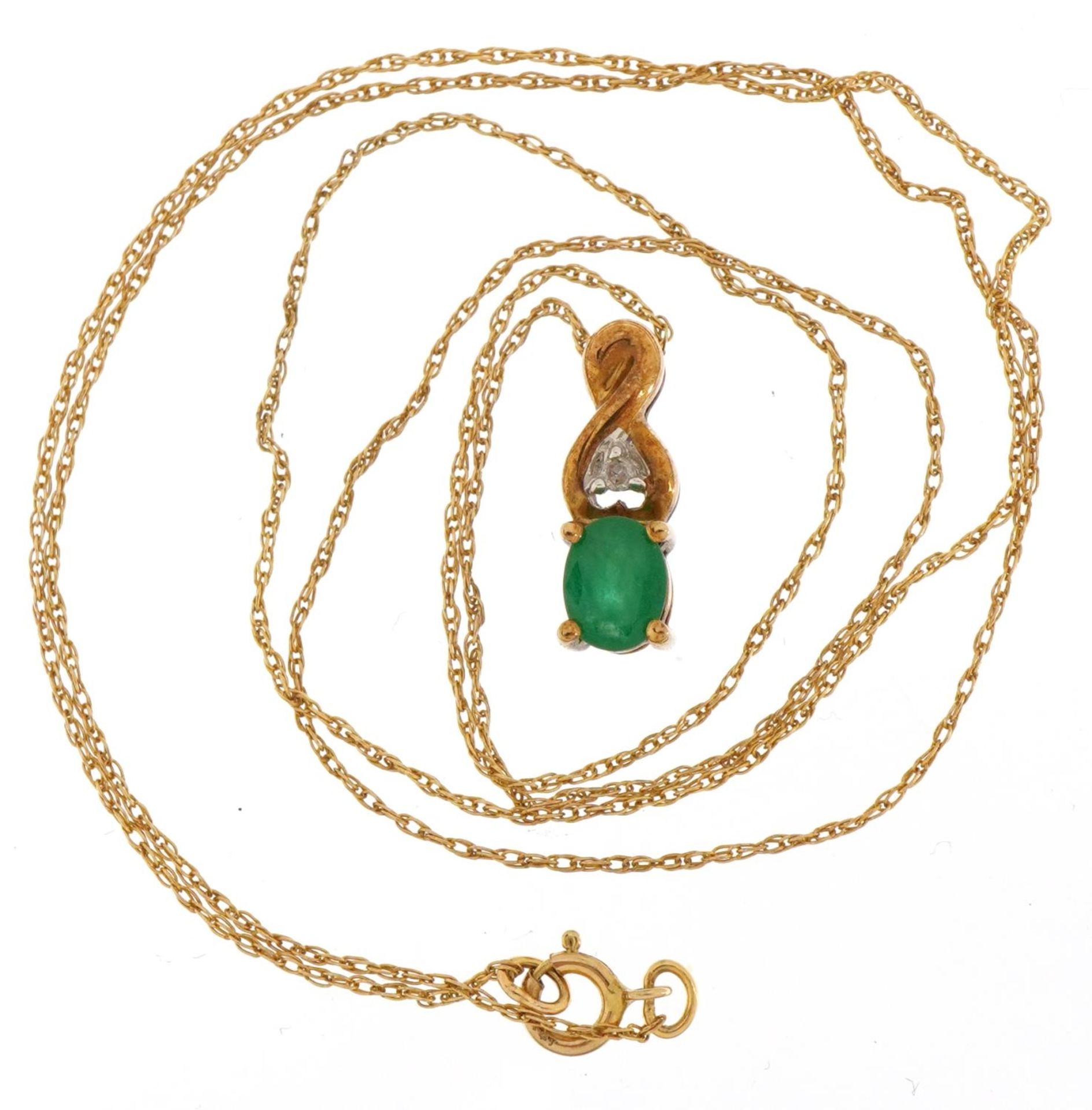 9ct gold emerald and diamond pendant on a 9ct gold necklace, 1.3cm high and 46cm in length, total - Bild 2 aus 4