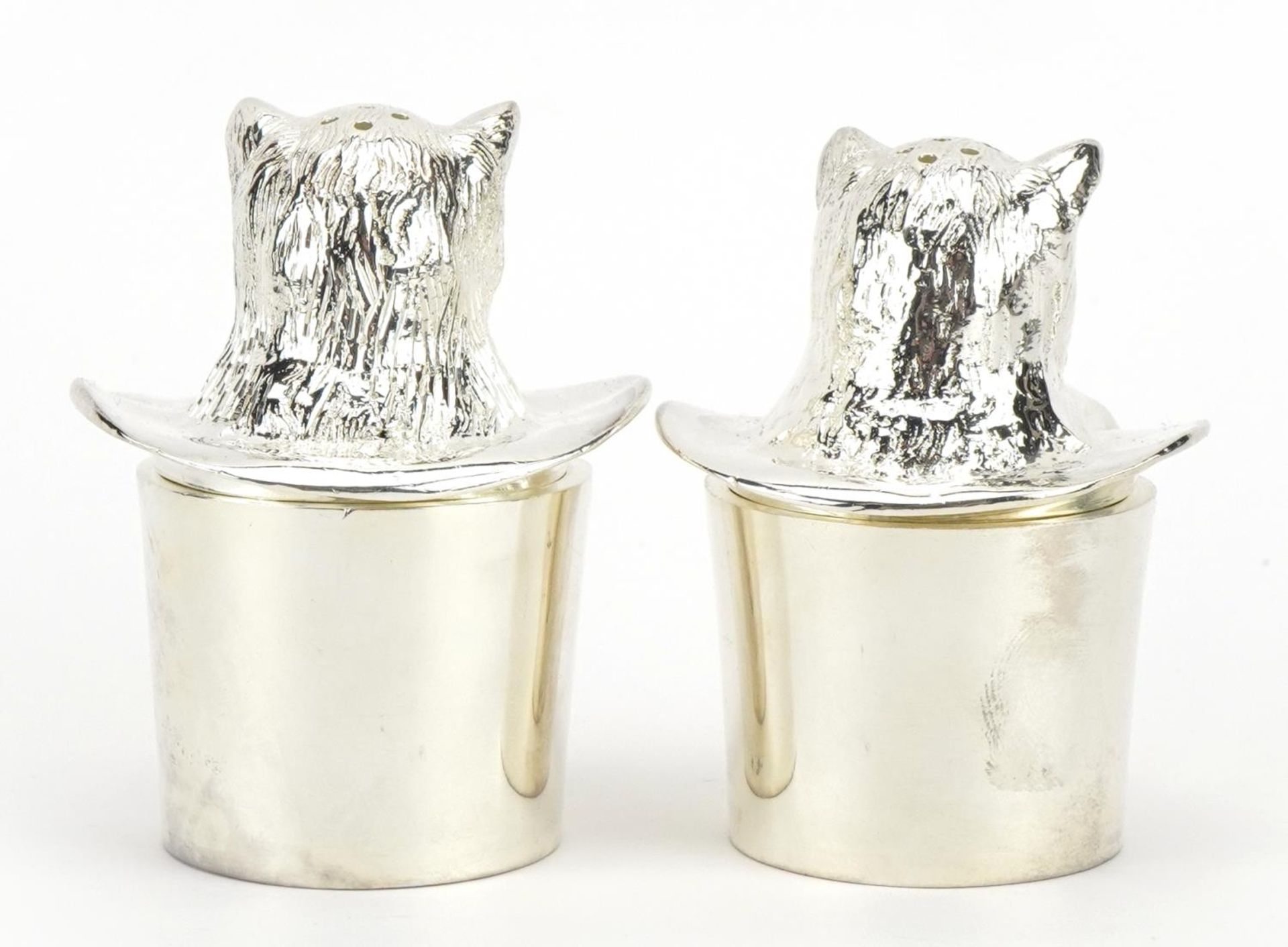 Pair of novelty silver plated cats in hats salt and pepper cellars, each 7cm high - Image 2 of 4