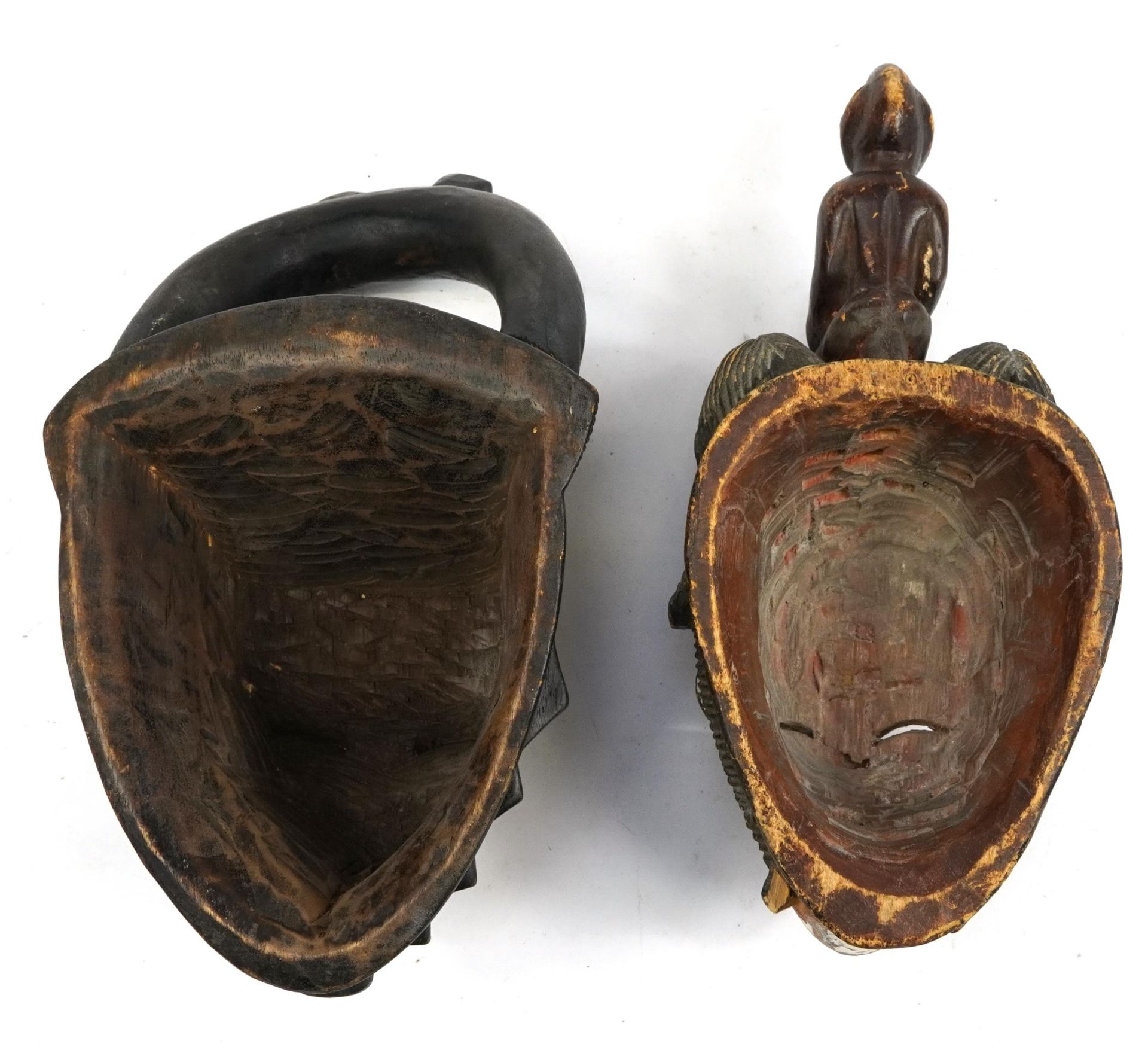 Two African tribal interest partially painted face masks, the largest 36cm high - Bild 2 aus 2