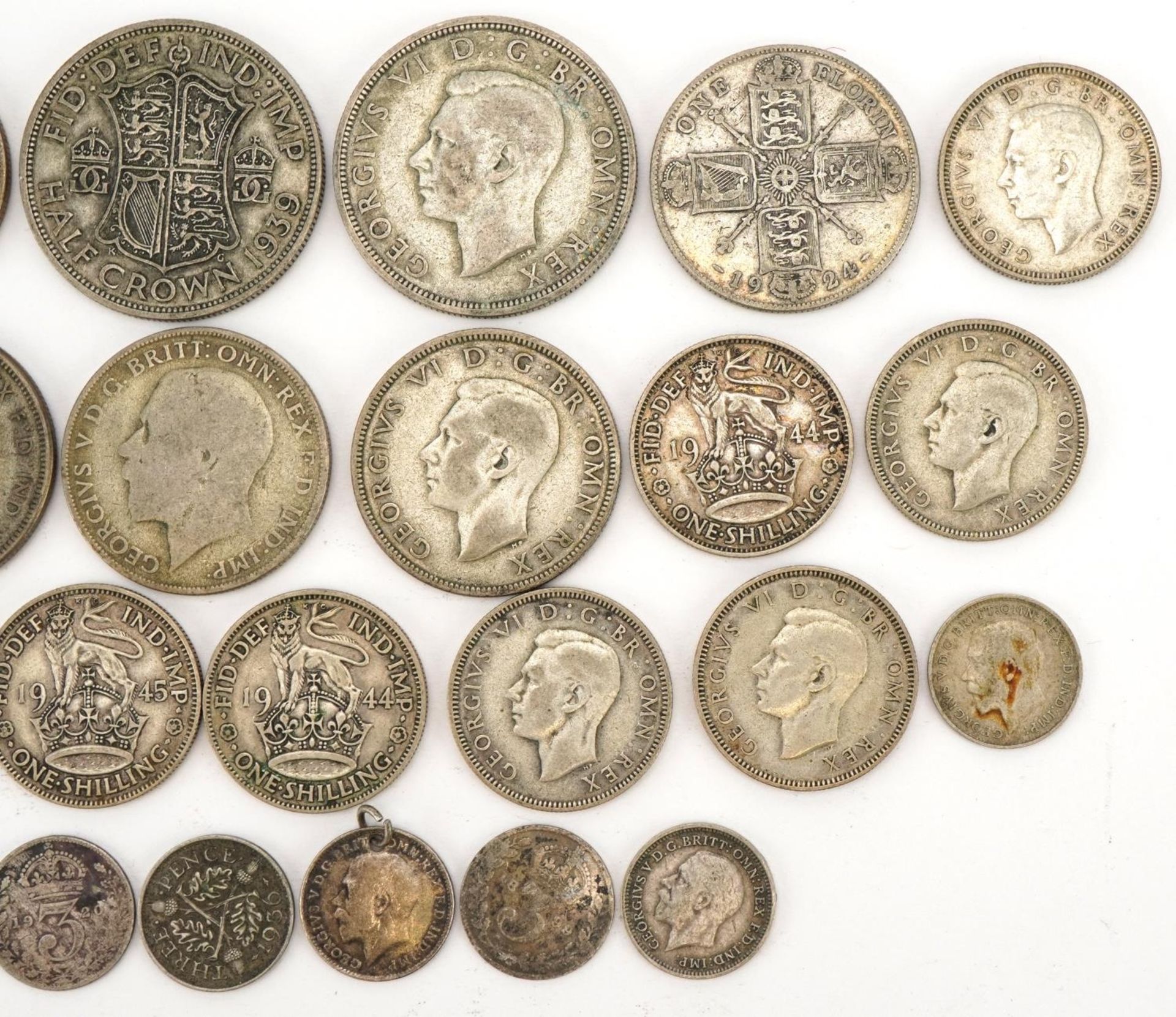 British pre 1947 coinage including half crowns, shillings and sixpences, 160.2g - Image 3 of 3