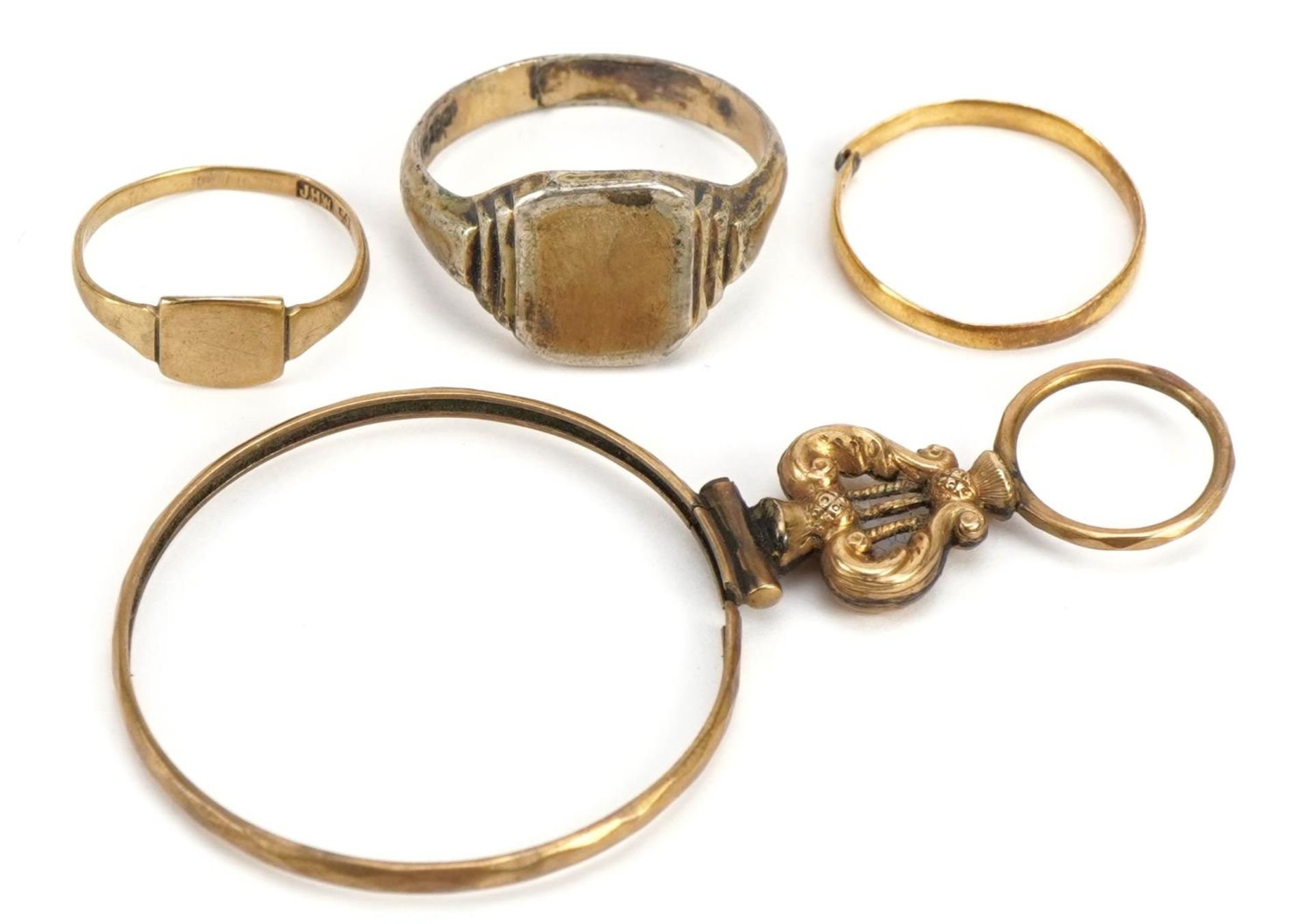 Antique and later jewellery and objects comprising a 22ct gold wedding band 1.0g, 9ct gold signet