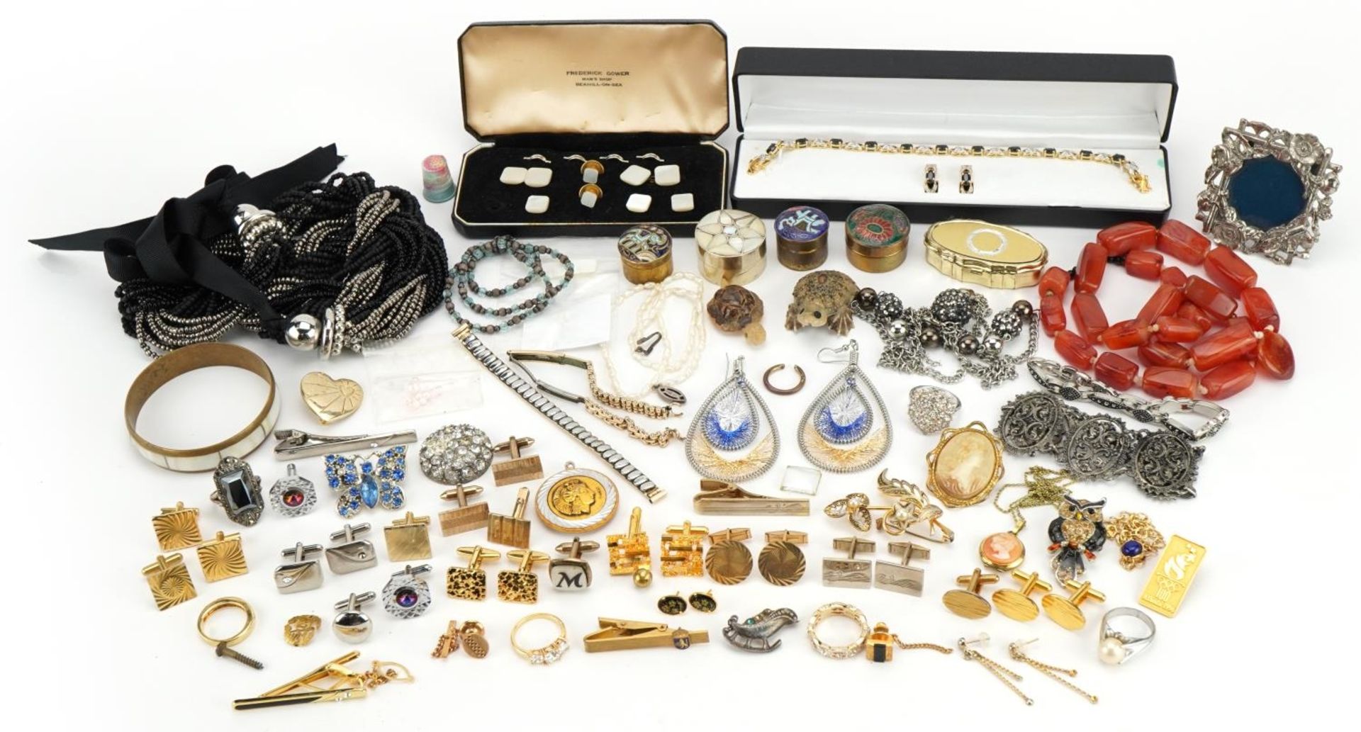 Vintage and later costume jewellery, some silver including necklaces, rings, brooches and bracelets
