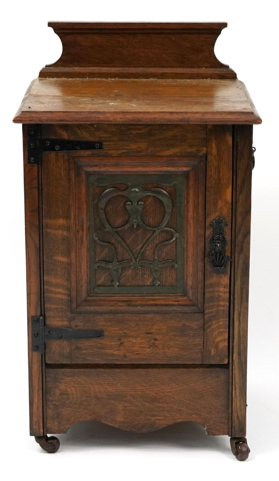 Arts & Crafts oak side cabinet with pierced copper plaque to the door, 68cm H x 38.5cm W x 36.5cm D - Bild 2 aus 3