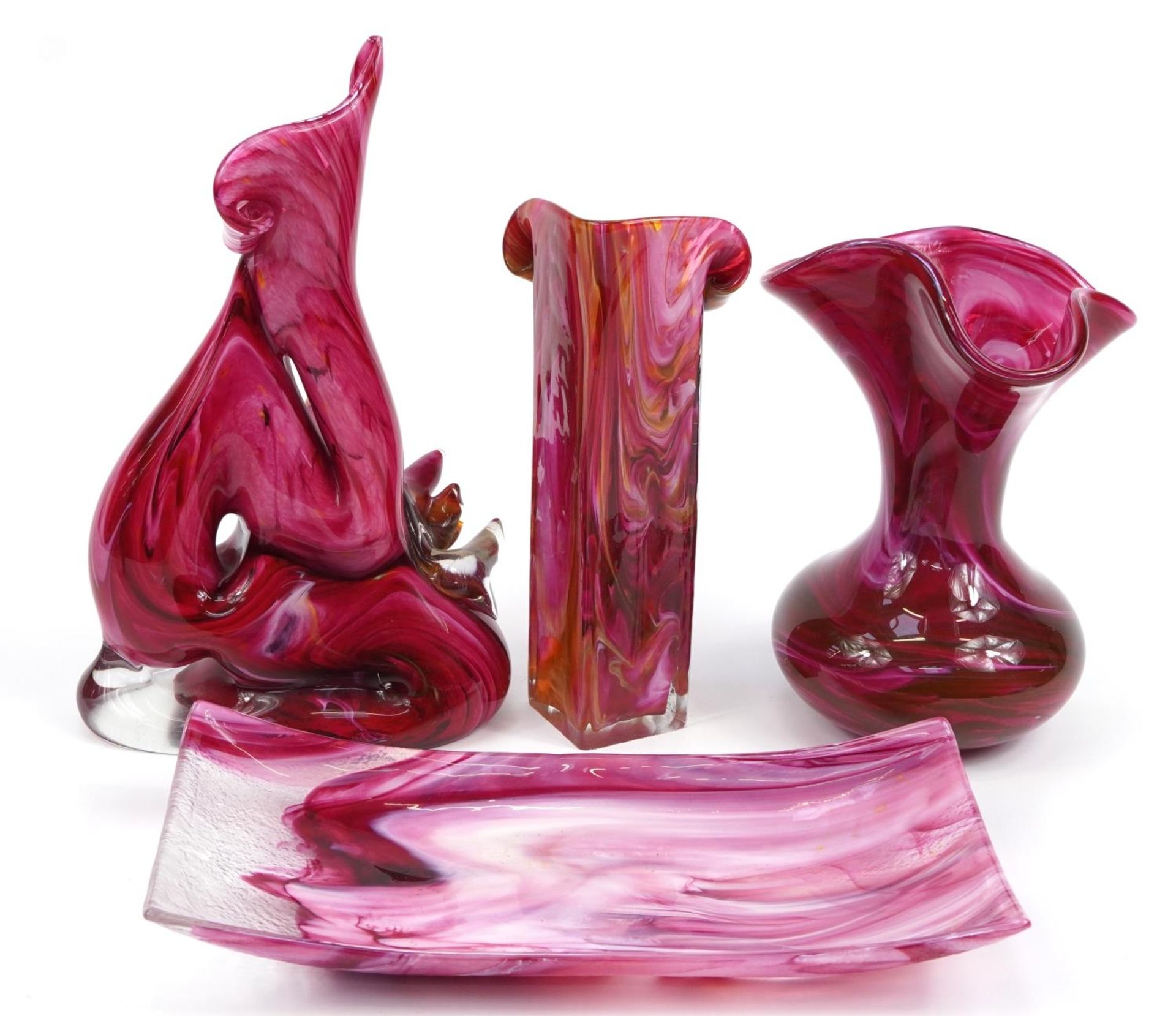 Maltese pink art glassware including a stylish heavy vase and rectangular tray, each signed, the - Bild 2 aus 4