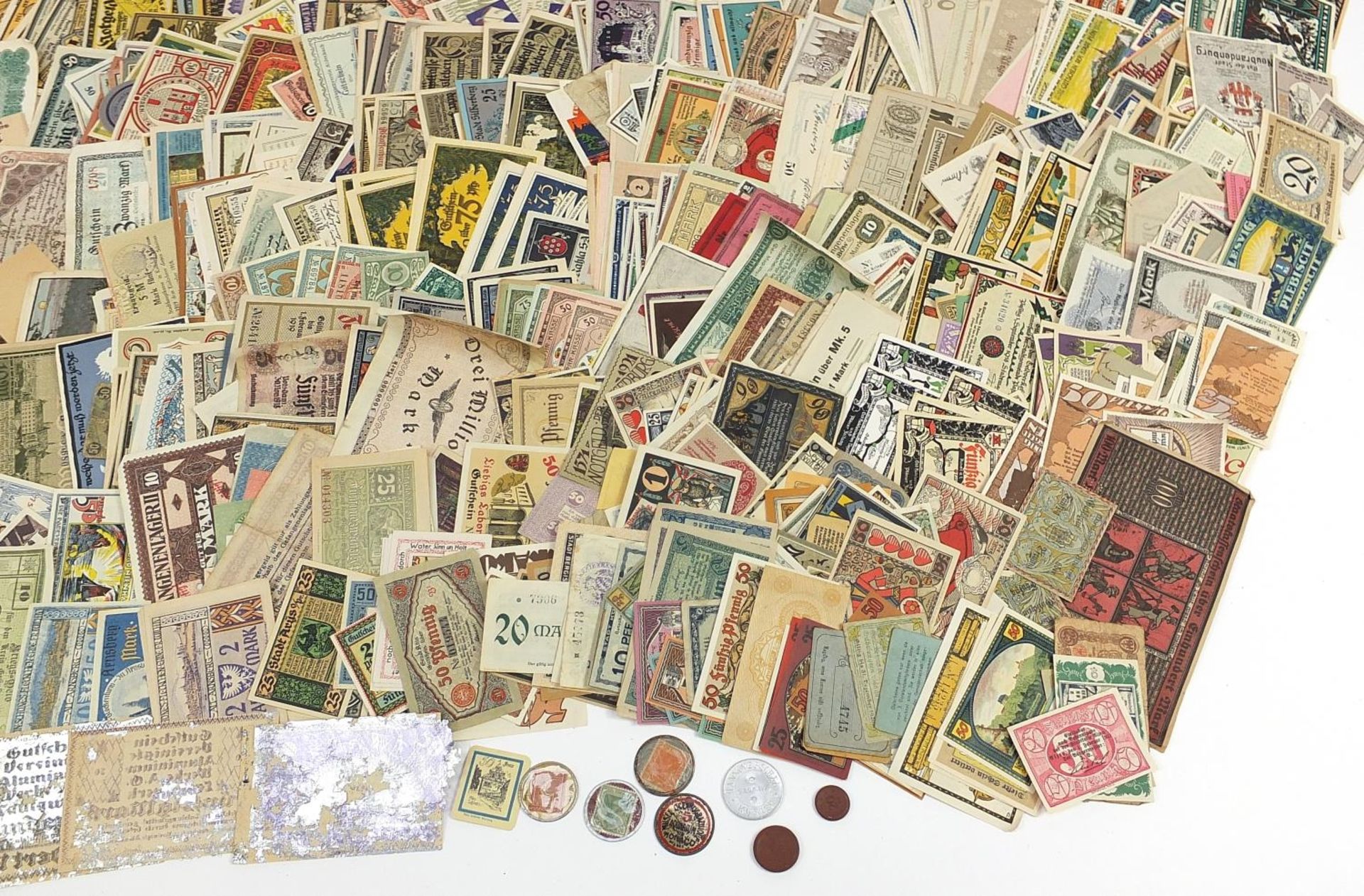 Extensive collection of early 20th century and later German banknotes - Image 9 of 12