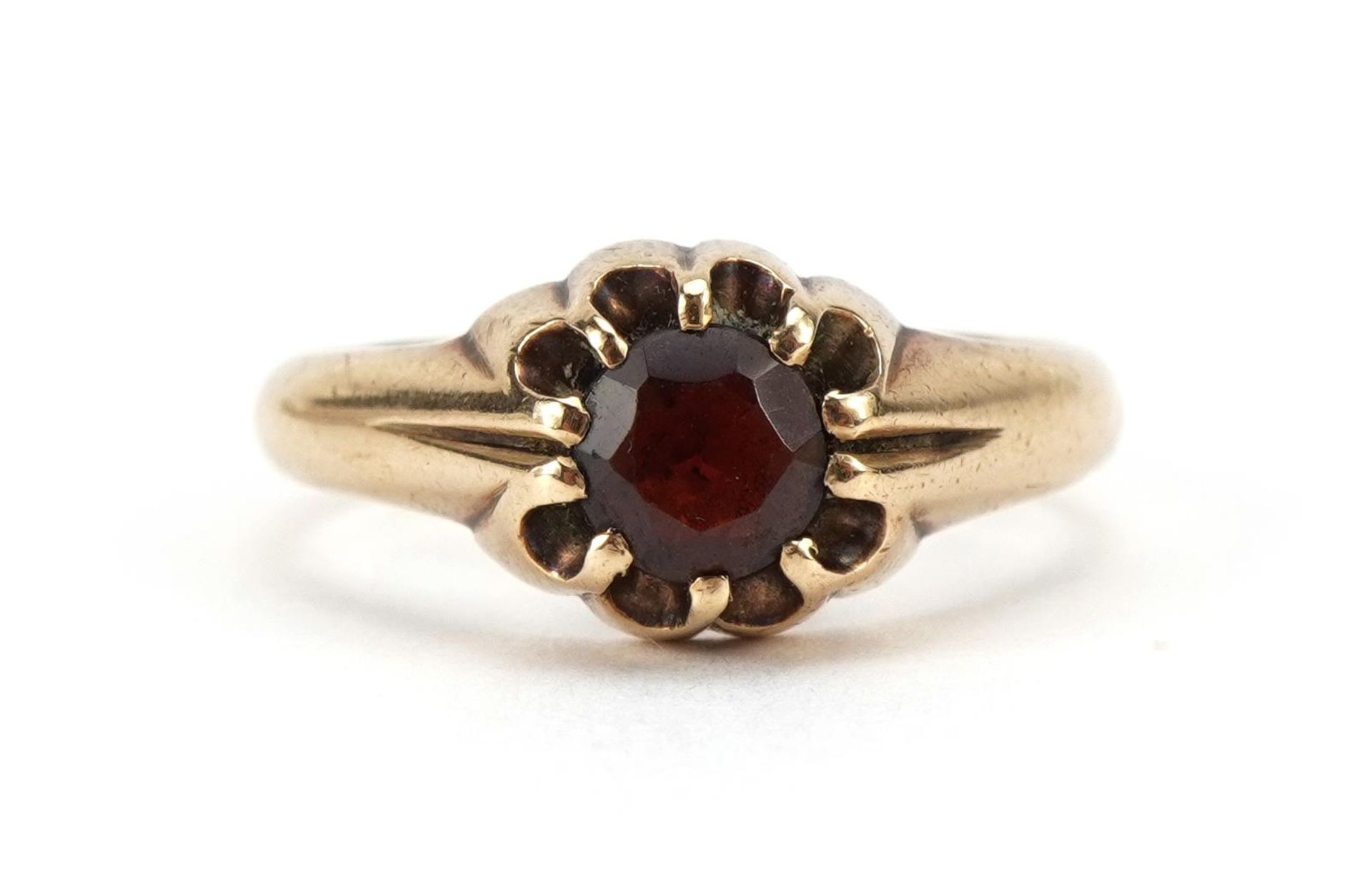 9ct gold garnet solitaire ring, size S, 4.5g