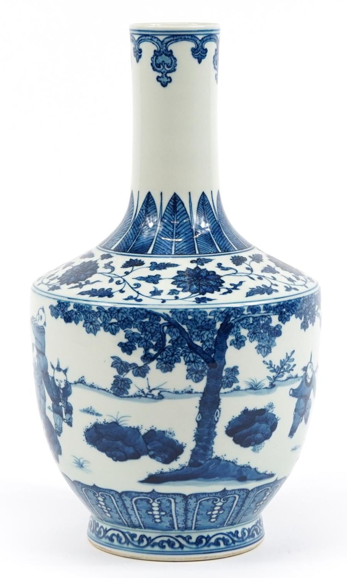 Chinese blue and white porcelain vase hand painted with children playing in a landscape, six - Bild 2 aus 3