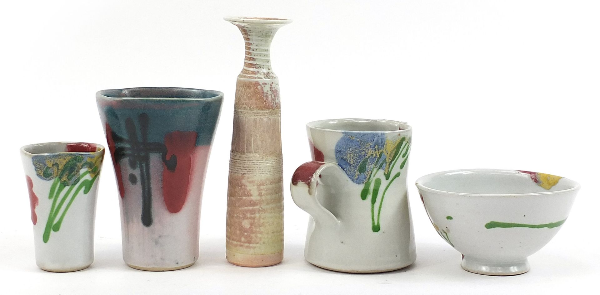 Janice Tchalenko for Dartington, Studio pottery including three vases and a jug, the largest 19. - Bild 2 aus 4